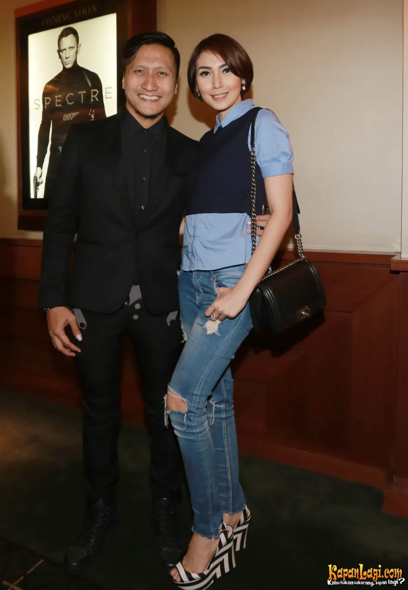 Jika Anda tidak melihat foto Arie Untung, kemungkinan karena foto dengan nomor tersebut tidak tersedia di Kapanlagi.com™