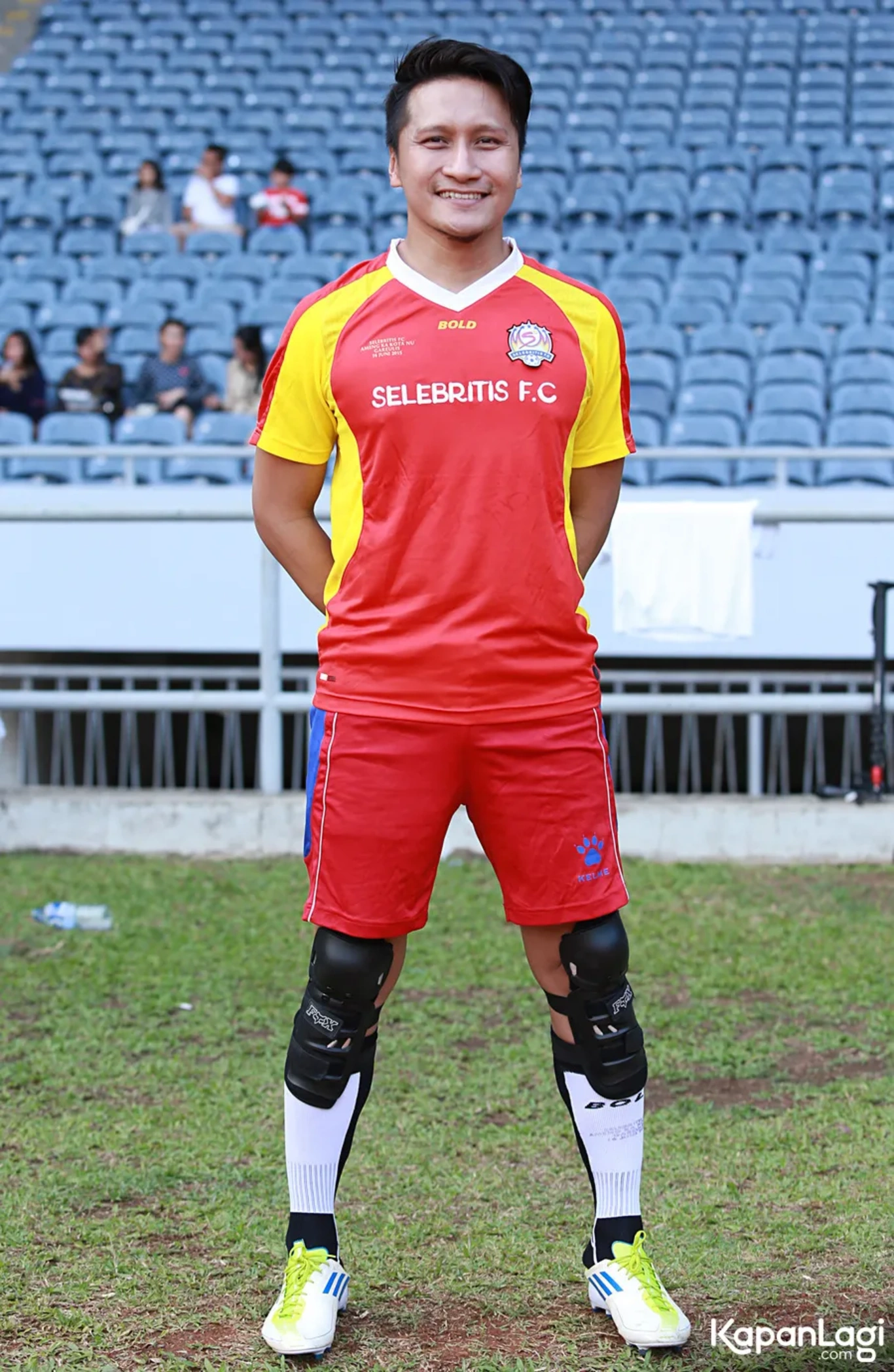 Jika Anda tidak melihat foto Arie Untung, kemungkinan karena foto dengan nomor tersebut tidak tersedia di Kapanlagi.com™