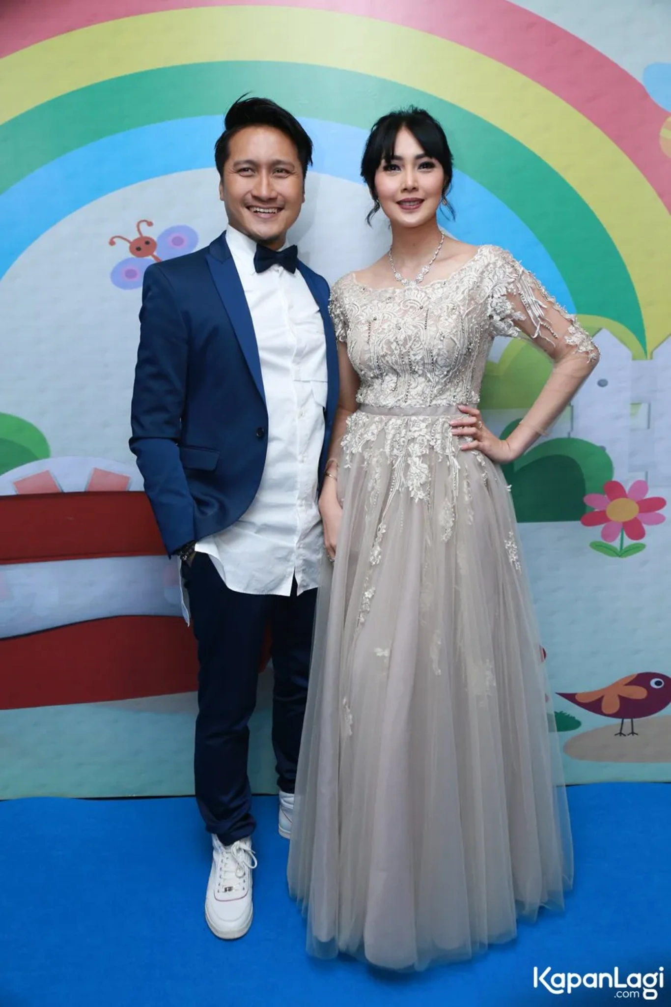 Jika Anda tidak melihat foto Arie Untung, kemungkinan karena foto dengan nomor tersebut tidak tersedia di Kapanlagi.com™