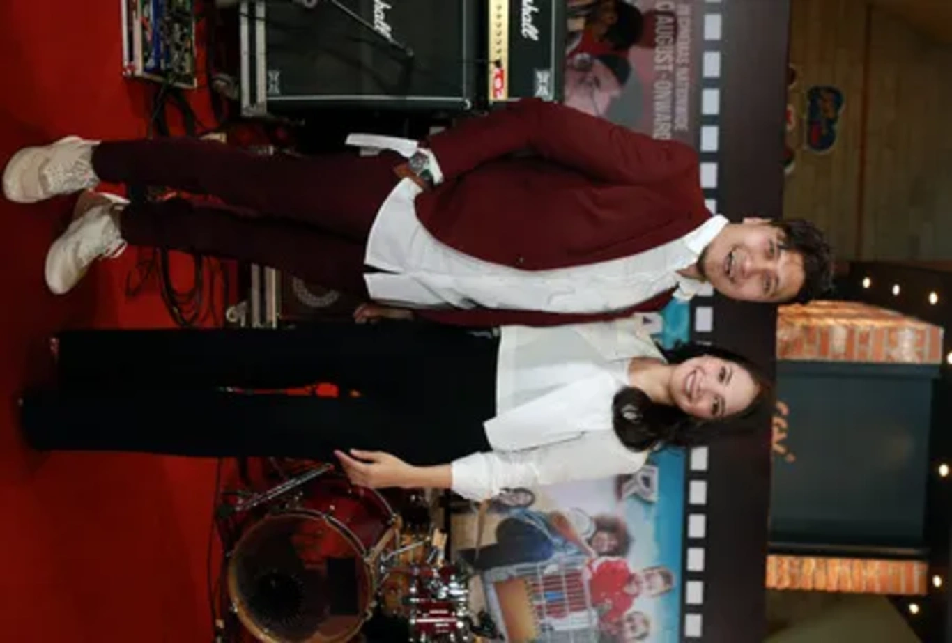 Jika Anda tidak melihat foto Arie Untung, kemungkinan karena foto dengan nomor tersebut tidak tersedia di Kapanlagi.com™