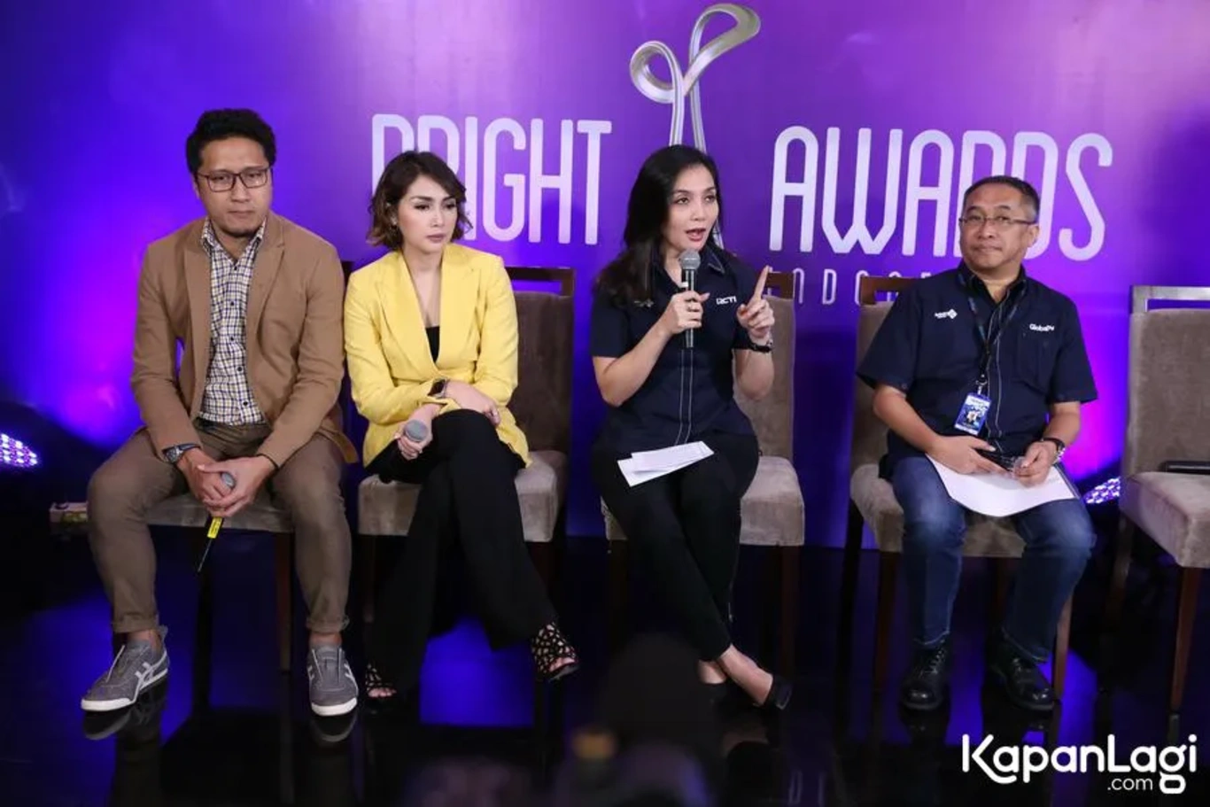 Jika Anda tidak melihat foto Arie Untung, kemungkinan karena foto dengan nomor tersebut tidak tersedia di Kapanlagi.com™