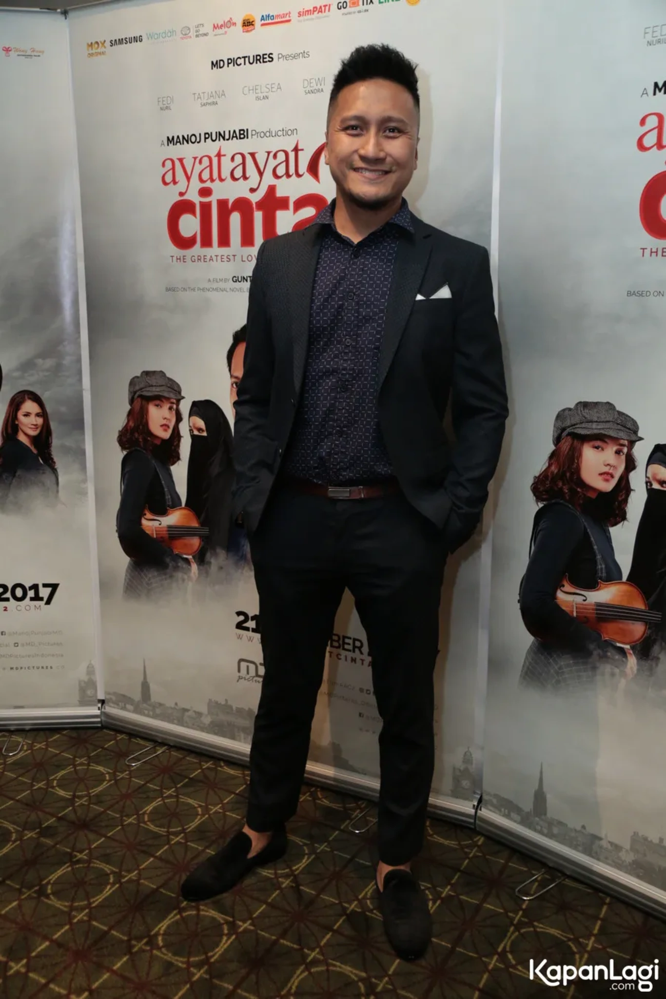 Jika Anda tidak melihat foto Arie Untung, kemungkinan karena foto dengan nomor tersebut tidak tersedia di Kapanlagi.com™