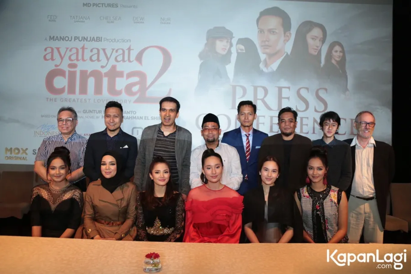 Jika Anda tidak melihat foto Arie Untung, kemungkinan karena foto dengan nomor tersebut tidak tersedia di Kapanlagi.com™