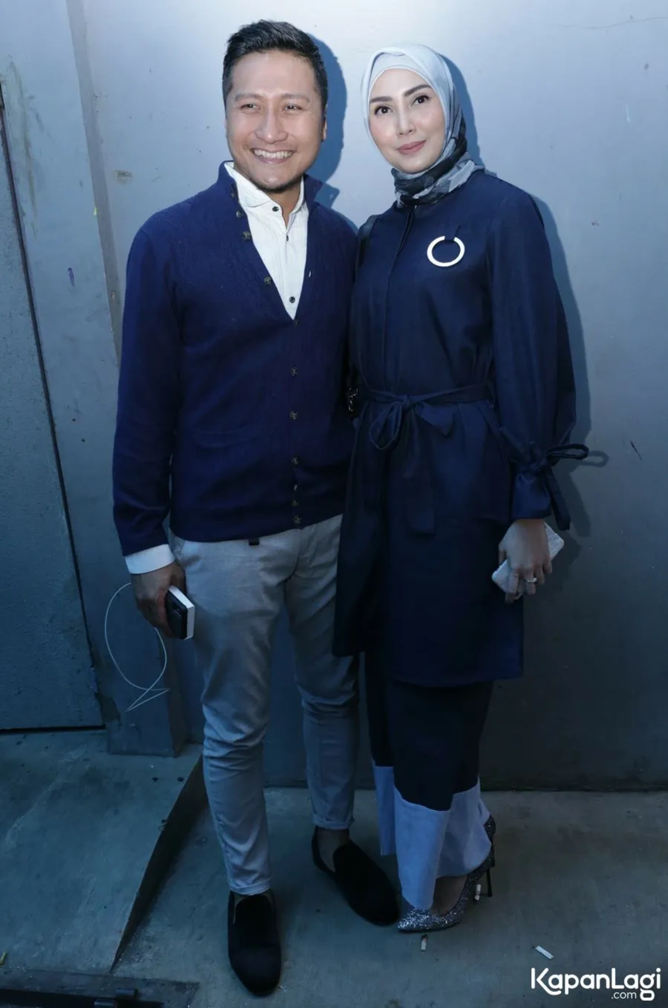 Jika Anda tidak melihat foto Arie Untung, kemungkinan karena foto dengan nomor tersebut tidak tersedia di Kapanlagi.com™