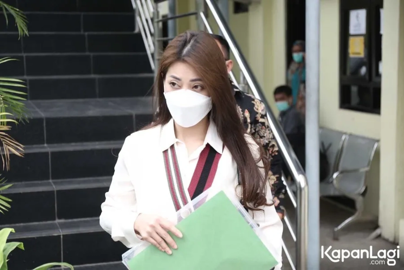 Jika Anda tidak melihat foto Aska Ongi, kemungkinan karena foto dengan nomor tersebut tidak tersedia di Kapanlagi.com™