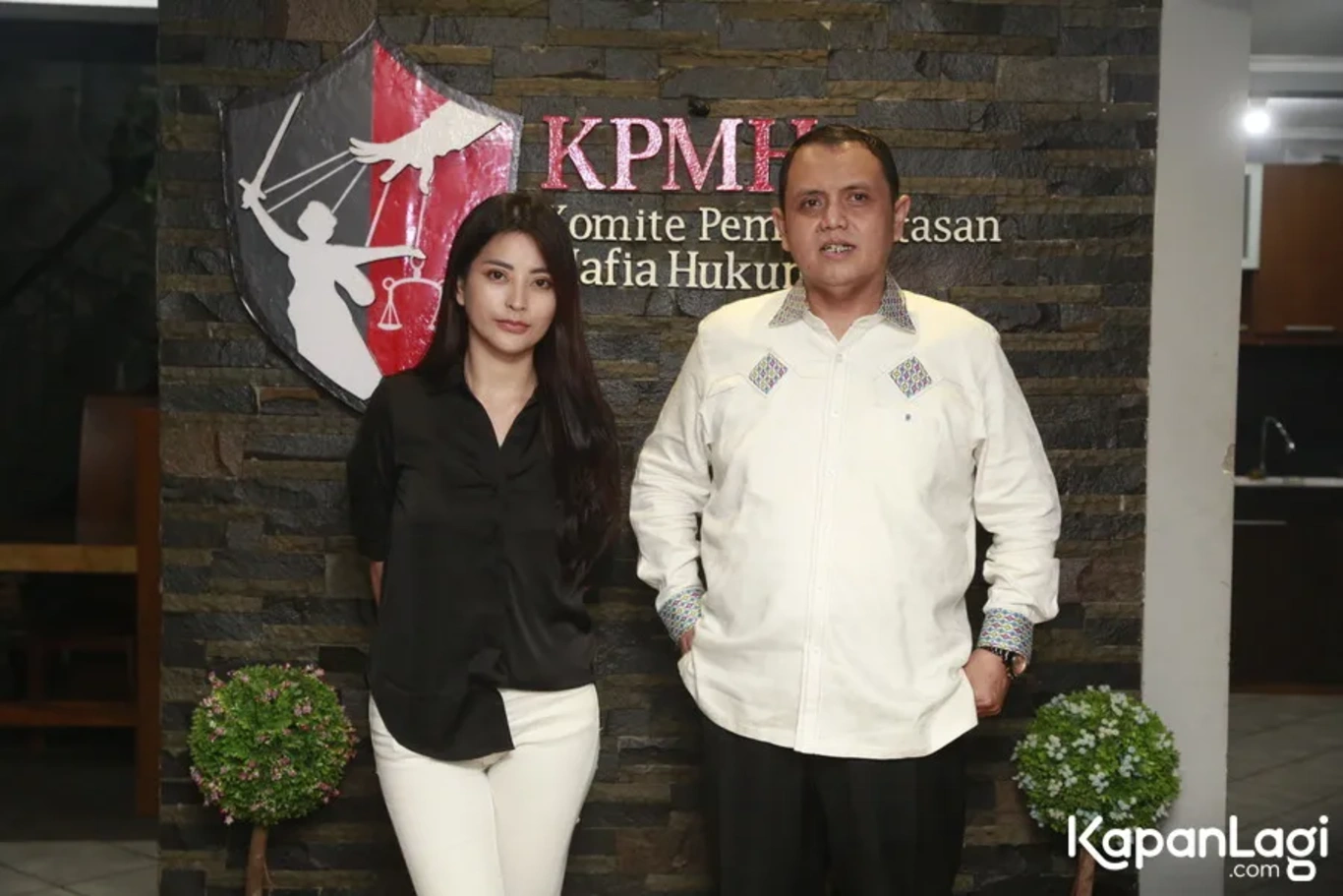 Jika Anda tidak melihat foto Aska Ongi, kemungkinan karena foto dengan nomor tersebut tidak tersedia di Kapanlagi.com™