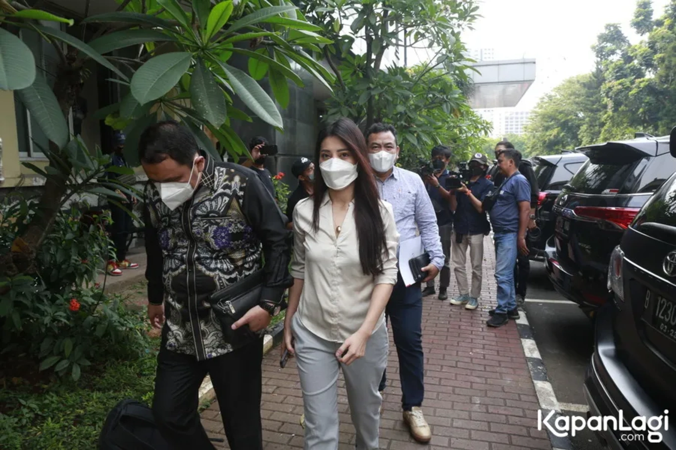 Jika Anda tidak melihat foto Aska Ongi, kemungkinan karena foto dengan nomor tersebut tidak tersedia di Kapanlagi.com™