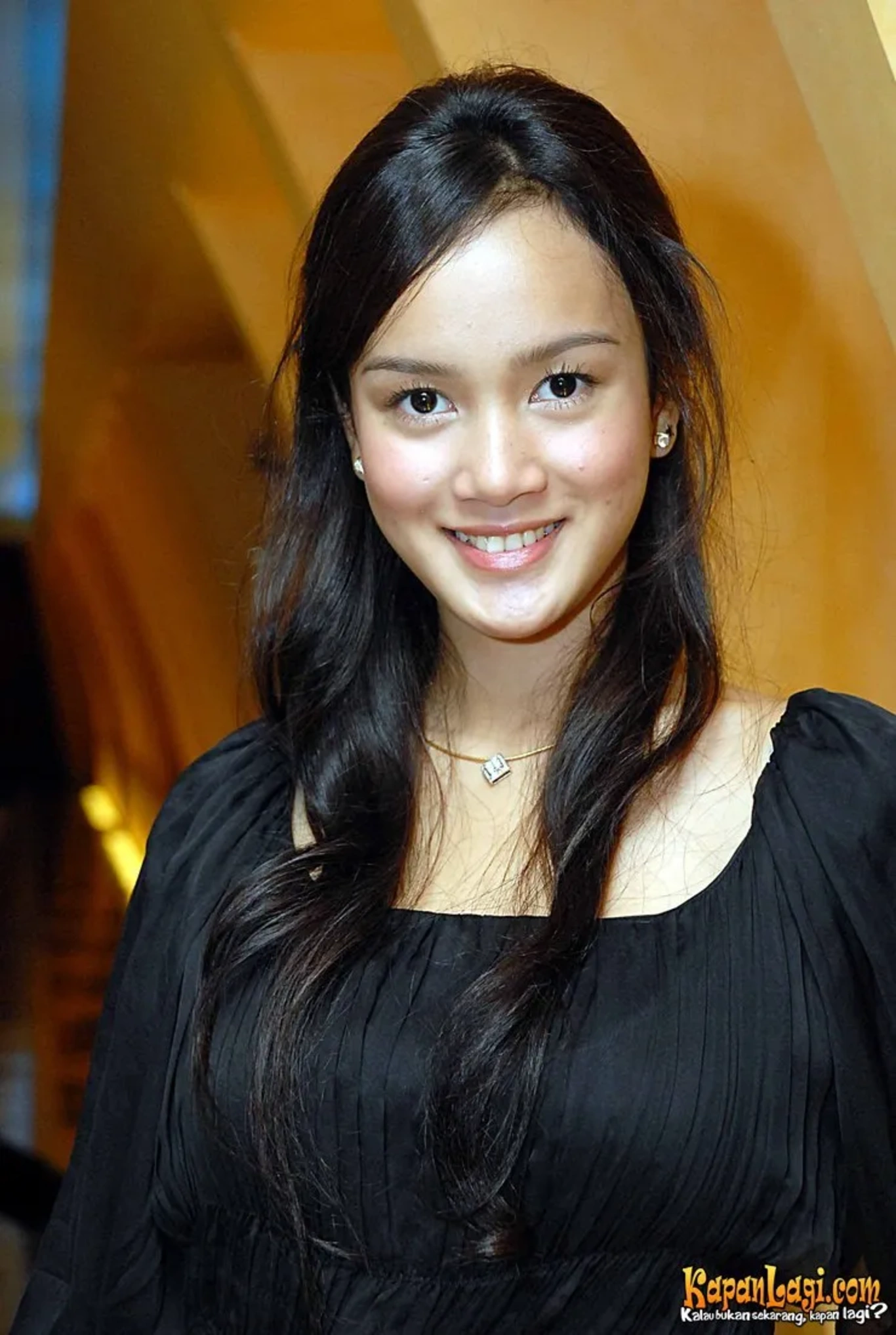 Jika Anda tidak melihat foto Astrid Satwika, kemungkinan karena foto dengan nomor tersebut tidak tersedia di Kapanlagi.com™