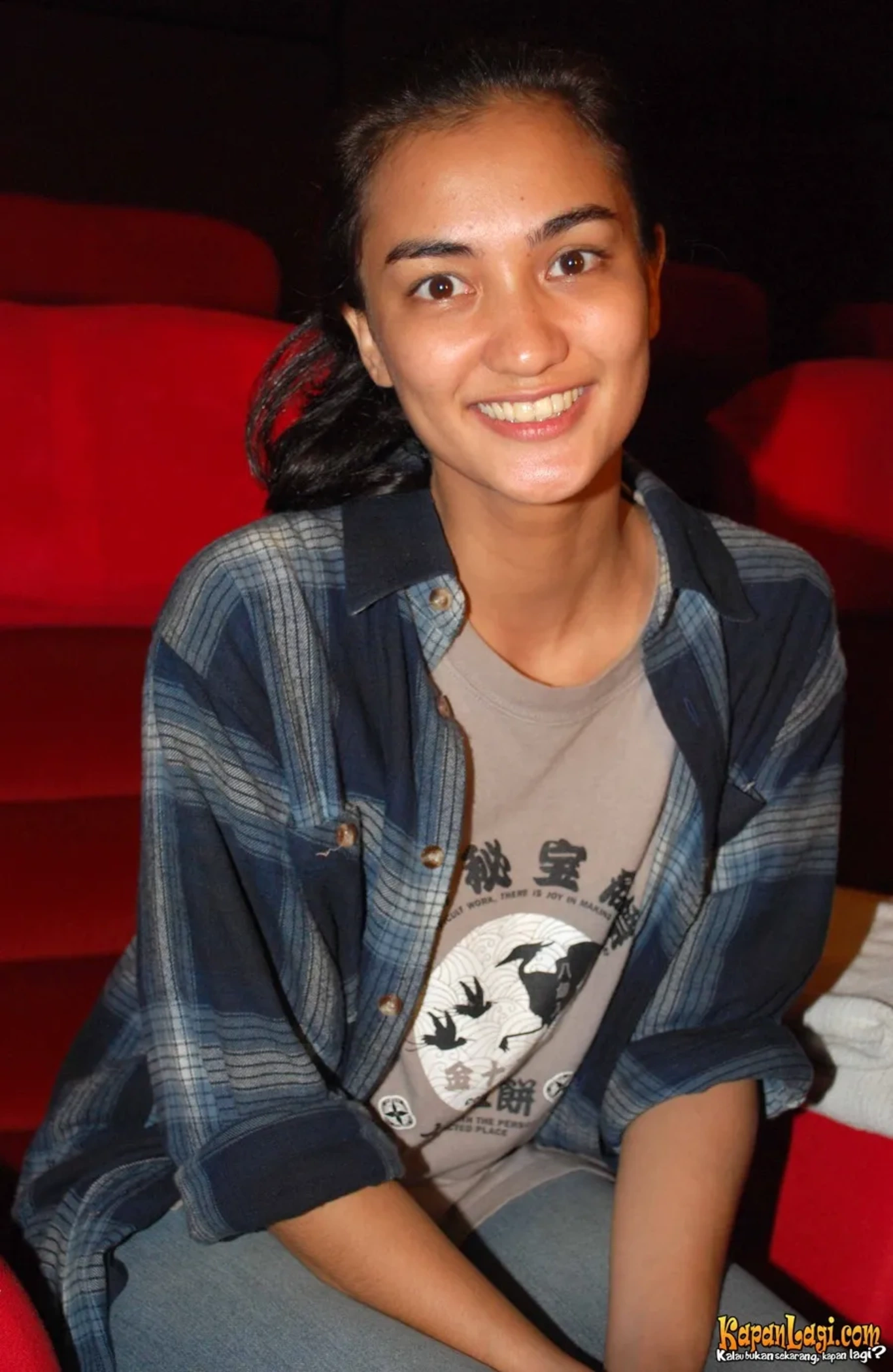 Jika Anda tidak melihat foto Atiqah Hasiholan, kemungkinan karena foto dengan nomor tersebut tidak tersedia di Kapanlagi.com™