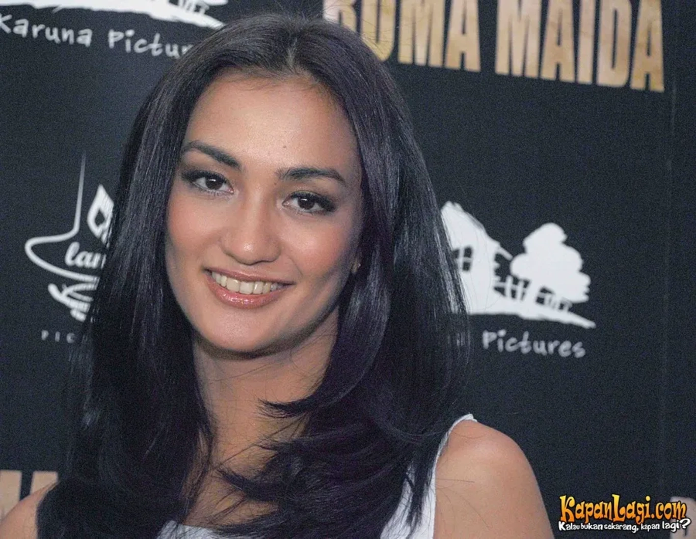Jika Anda tidak melihat foto Atiqah Hasiholan, kemungkinan karena foto dengan nomor tersebut tidak tersedia di Kapanlagi.com™