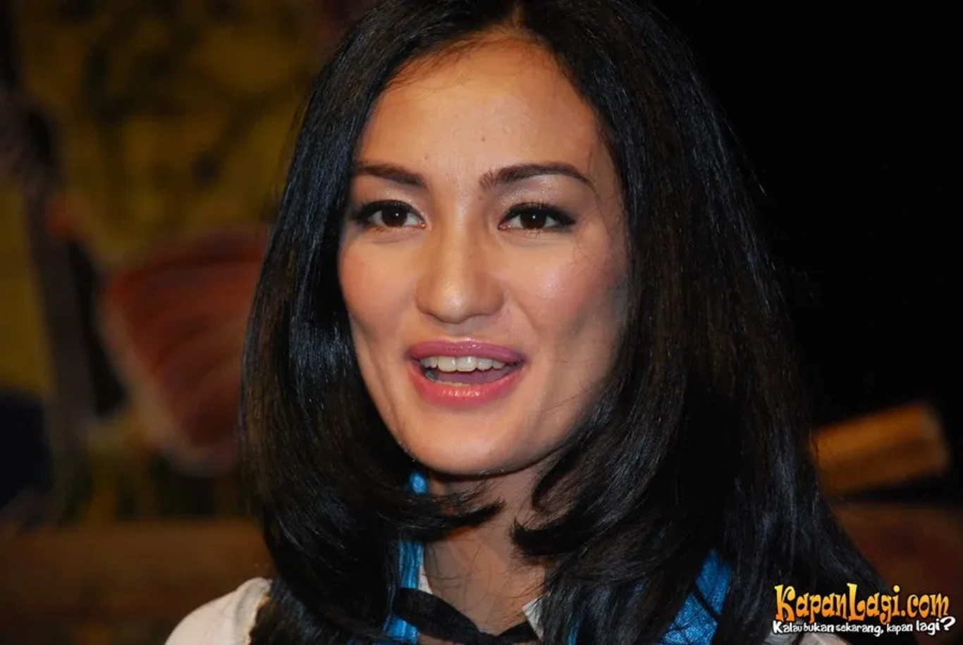 Jika Anda tidak melihat foto Atiqah Hasiholan, kemungkinan karena foto dengan nomor tersebut tidak tersedia di Kapanlagi.com™