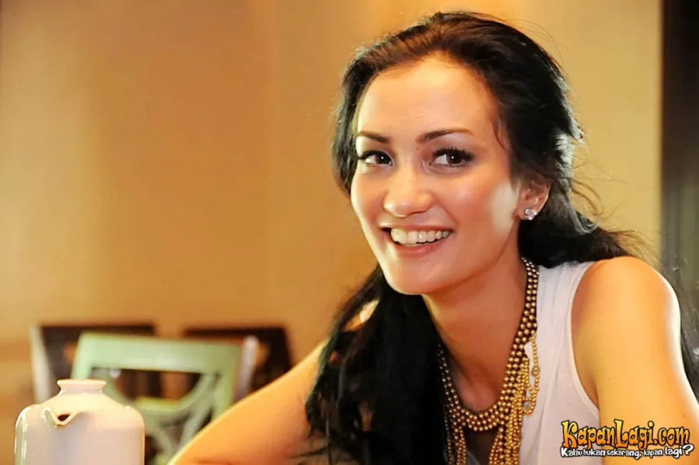 Jika Anda tidak melihat foto Atiqah Hasiholan, kemungkinan karena foto dengan nomor tersebut tidak tersedia di Kapanlagi.com™