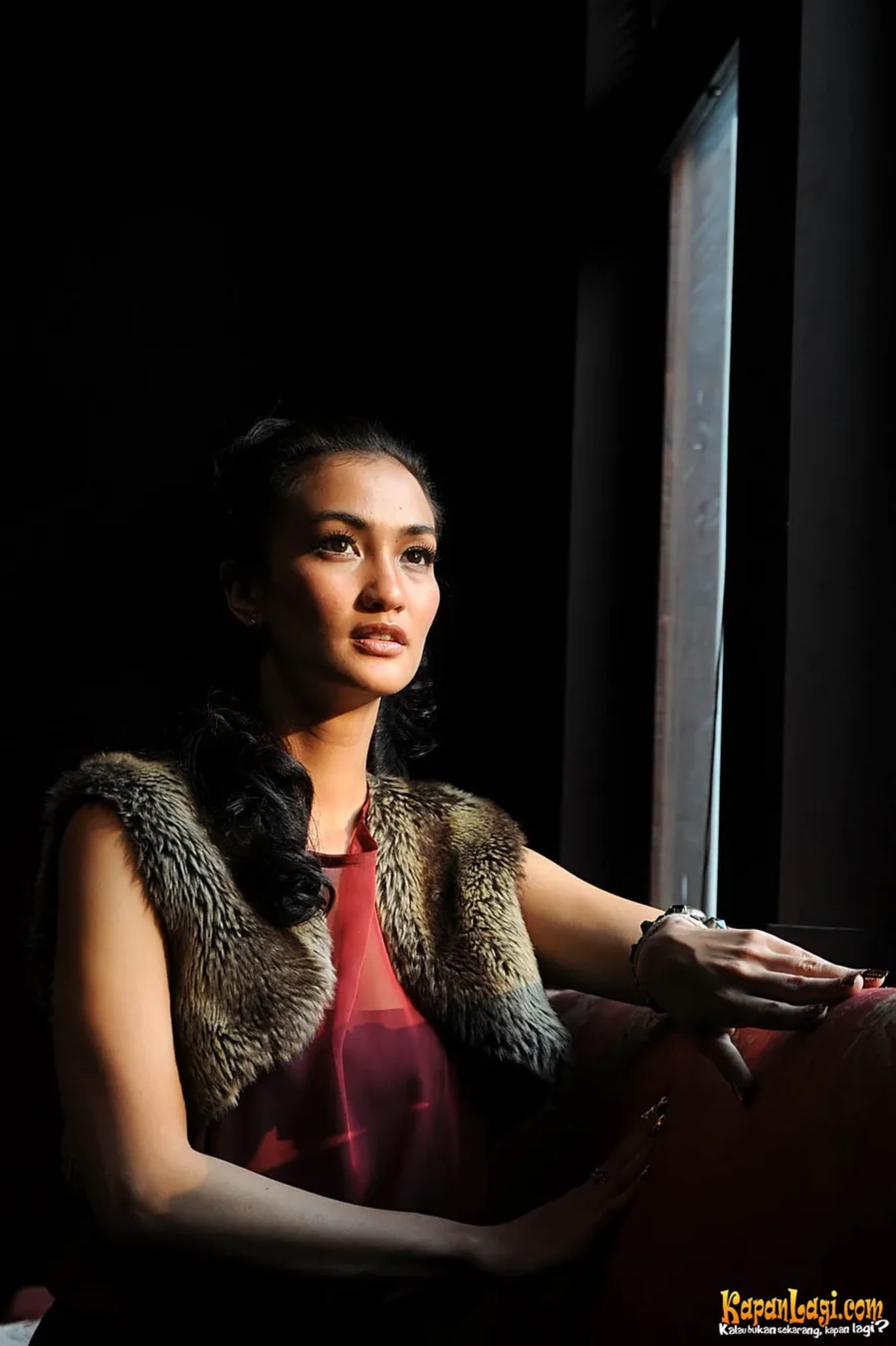 Jika Anda tidak melihat foto Atiqah Hasiholan, kemungkinan karena foto dengan nomor tersebut tidak tersedia di Kapanlagi.com™