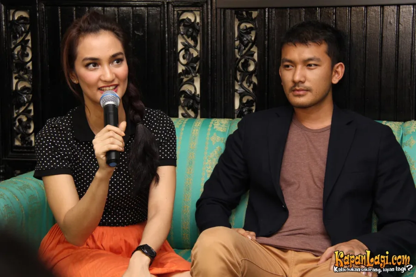 Jika Anda tidak melihat foto Atiqah Hasiholan, kemungkinan karena foto dengan nomor tersebut tidak tersedia di Kapanlagi.com™