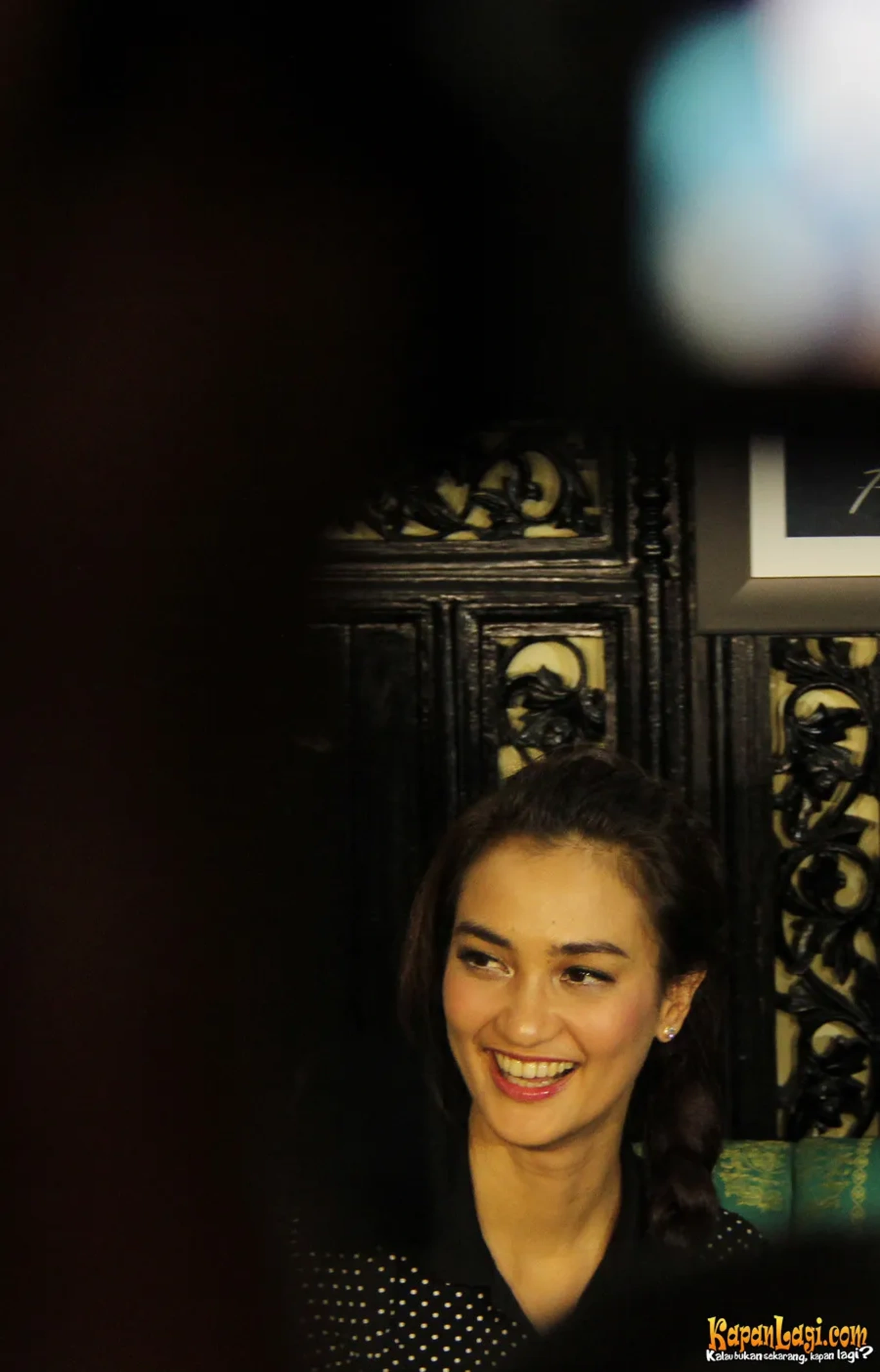 Jika Anda tidak melihat foto Atiqah Hasiholan, kemungkinan karena foto dengan nomor tersebut tidak tersedia di Kapanlagi.com™