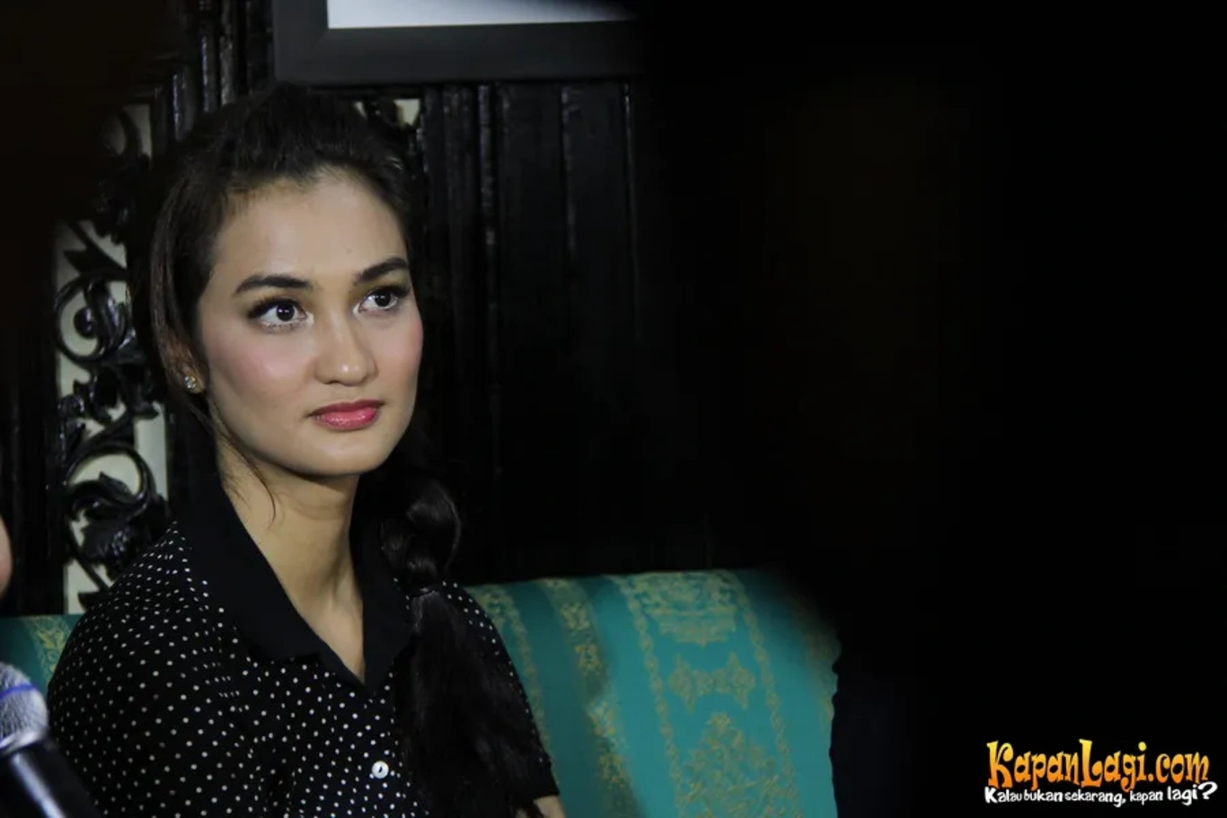 Jika Anda tidak melihat foto Atiqah Hasiholan, kemungkinan karena foto dengan nomor tersebut tidak tersedia di Kapanlagi.com™