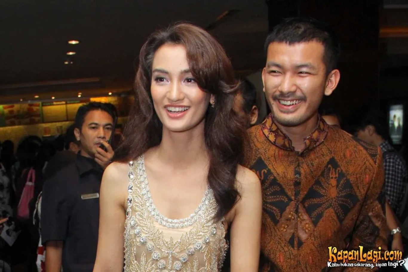 Jika Anda tidak melihat foto Atiqah Hasiholan, kemungkinan karena foto dengan nomor tersebut tidak tersedia di Kapanlagi.com™