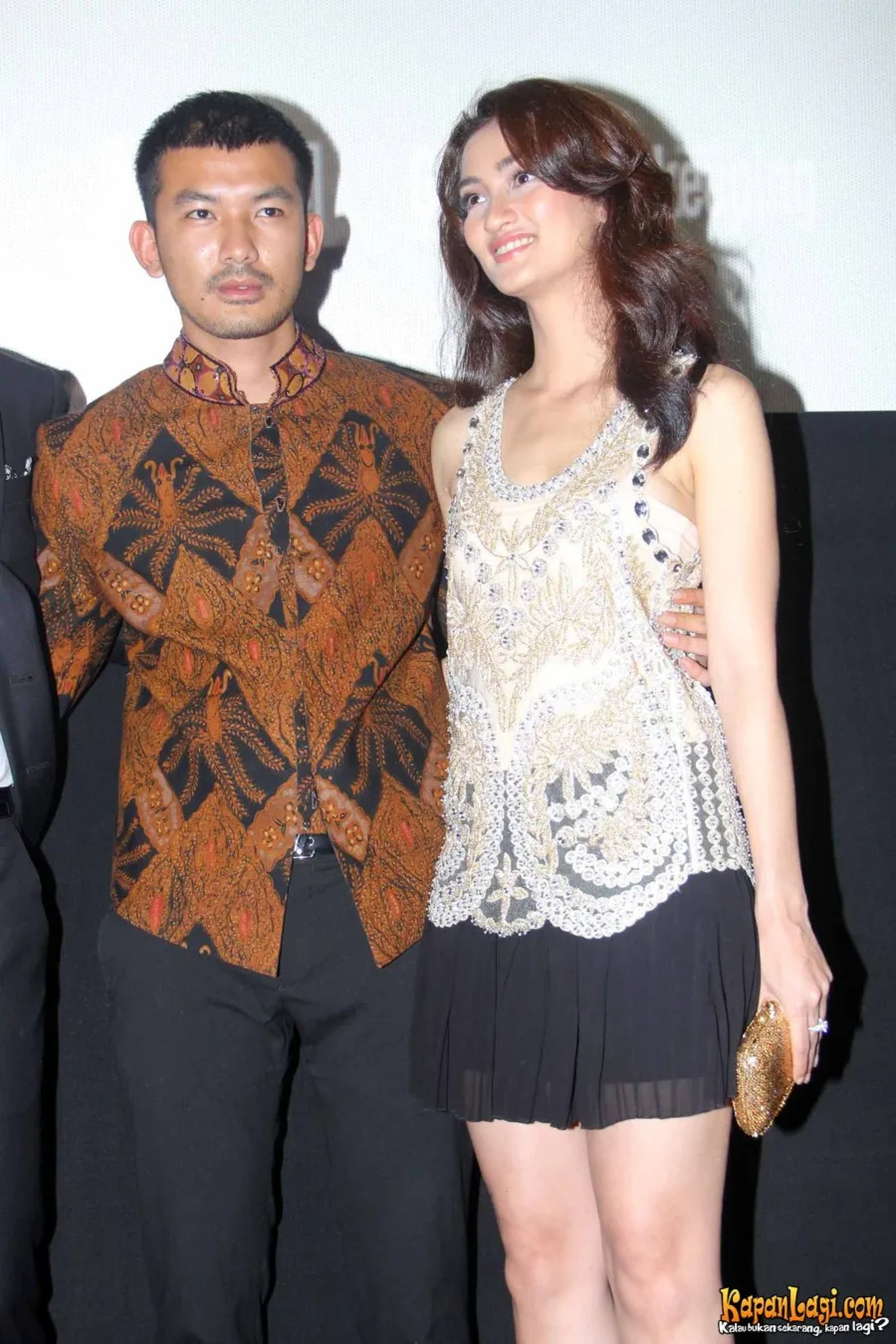 Jika Anda tidak melihat foto Atiqah Hasiholan, kemungkinan karena foto dengan nomor tersebut tidak tersedia di Kapanlagi.com™