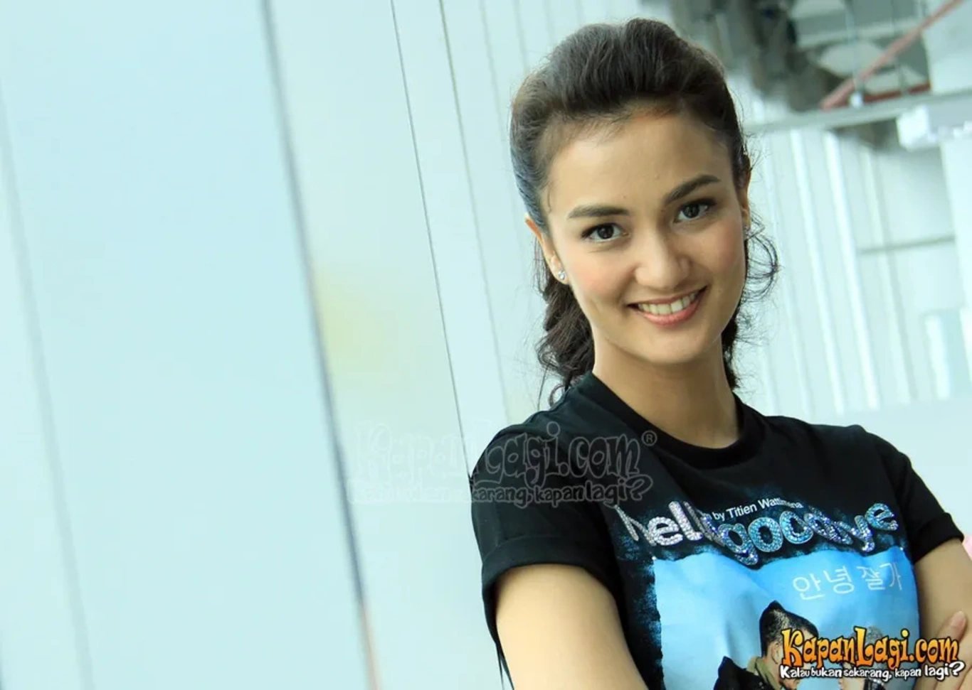 Jika Anda tidak melihat foto Atiqah Hasiholan, kemungkinan karena foto dengan nomor tersebut tidak tersedia di Kapanlagi.com™