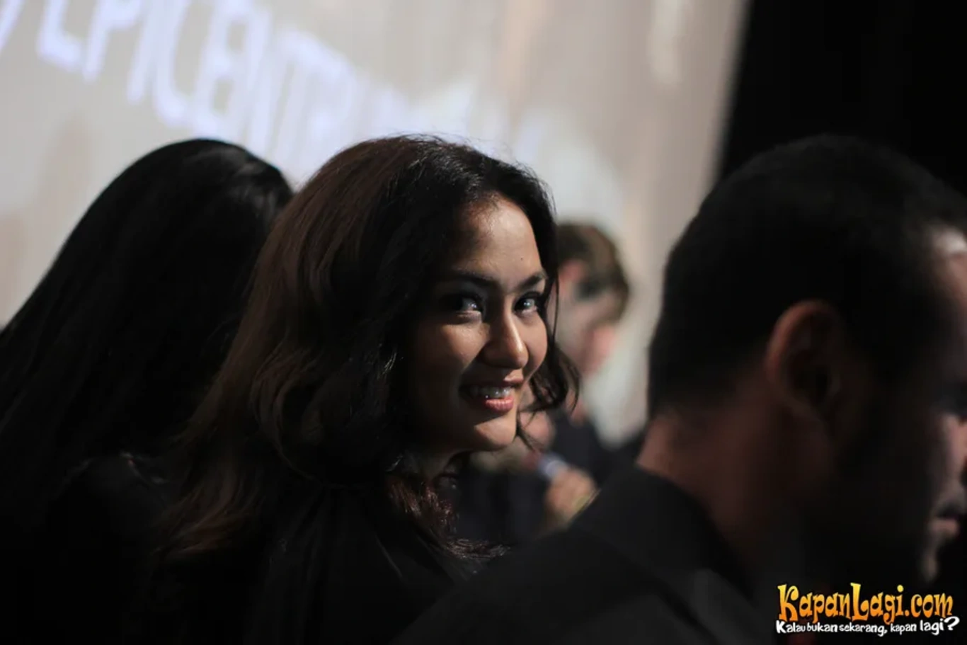 Jika Anda tidak melihat foto Atiqah Hasiholan, kemungkinan karena foto dengan nomor tersebut tidak tersedia di Kapanlagi.com™