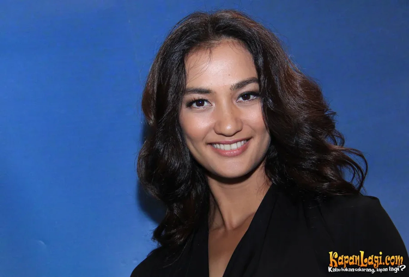 Jika Anda tidak melihat foto Atiqah Hasiholan, kemungkinan karena foto dengan nomor tersebut tidak tersedia di Kapanlagi.com™