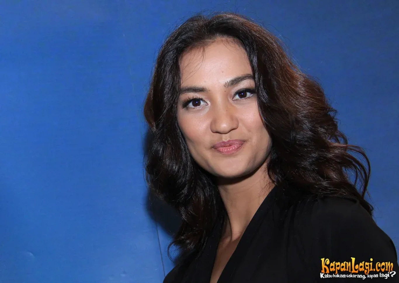 Jika Anda tidak melihat foto Atiqah Hasiholan, kemungkinan karena foto dengan nomor tersebut tidak tersedia di Kapanlagi.com™