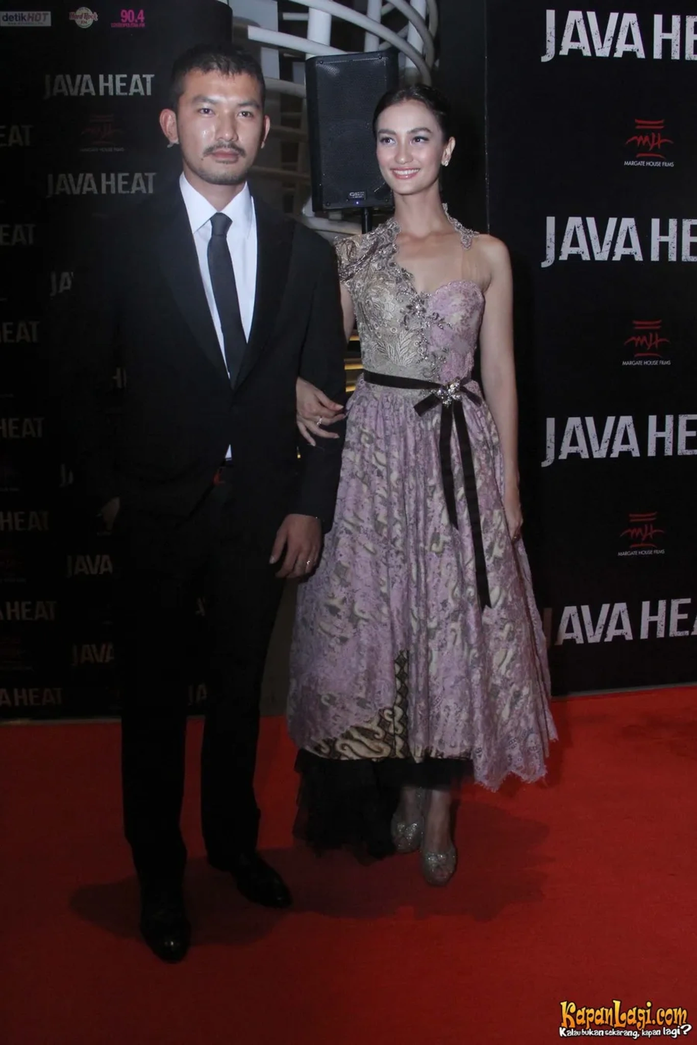 Jika Anda tidak melihat foto Atiqah Hasiholan, kemungkinan karena foto dengan nomor tersebut tidak tersedia di Kapanlagi.com™