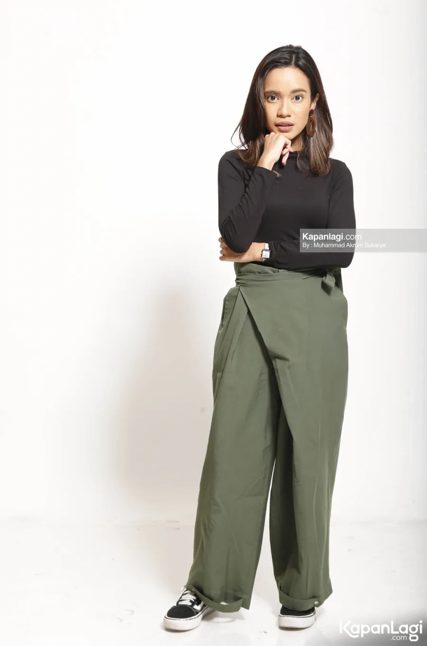 Jika Anda tidak melihat foto Audrey Tapiheru, kemungkinan karena foto dengan nomor tersebut tidak tersedia di Kapanlagi.com™