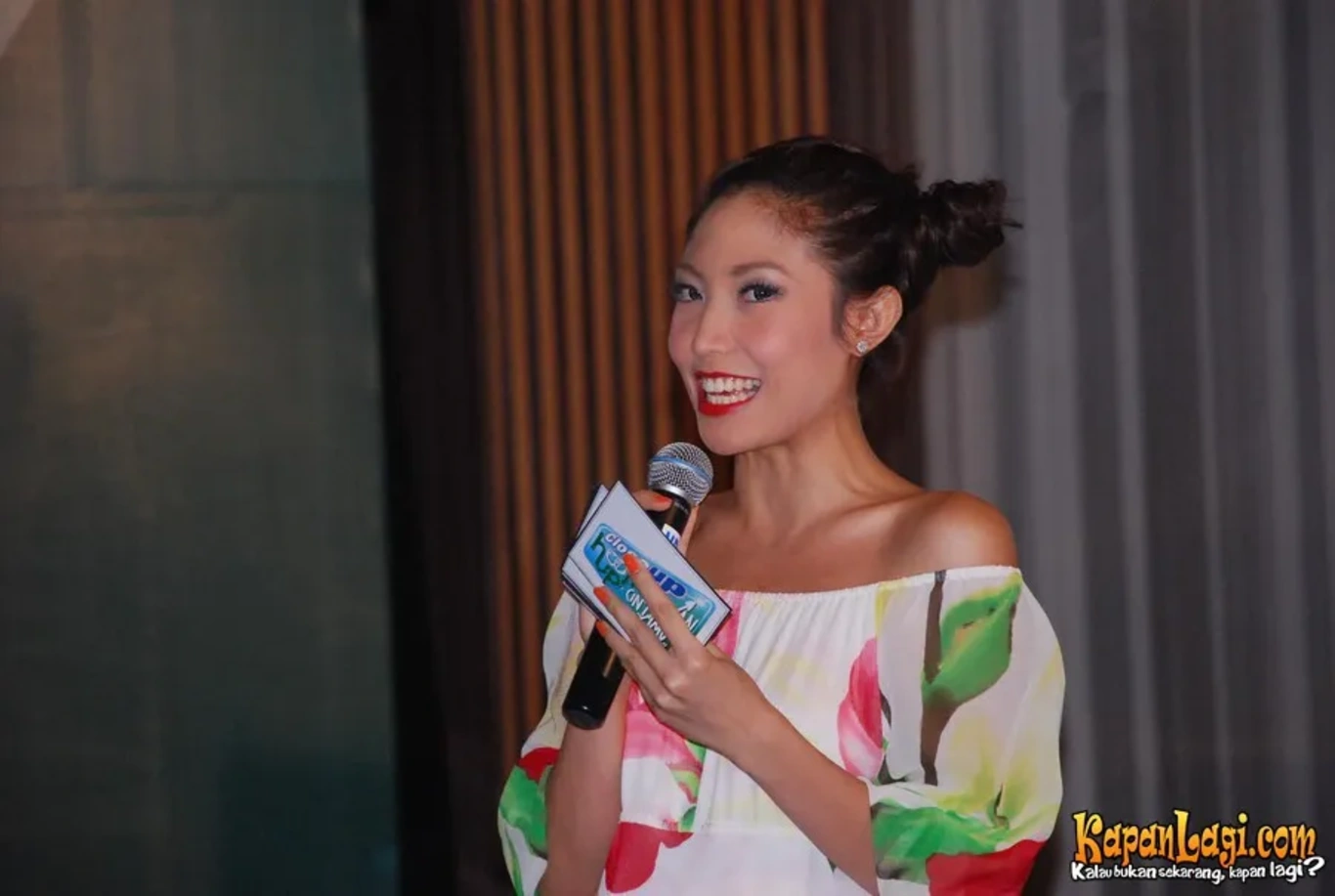 Jika Anda tidak melihat foto Ayu Dewi, kemungkinan karena foto dengan nomor tersebut tidak tersedia di Kapanlagi.com™