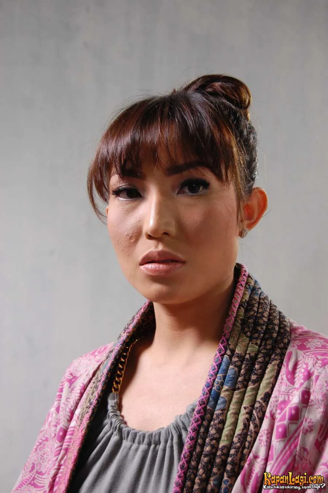 Jika Anda tidak melihat foto Ayu Dewi, kemungkinan karena foto dengan nomor tersebut tidak tersedia di Kapanlagi.com™