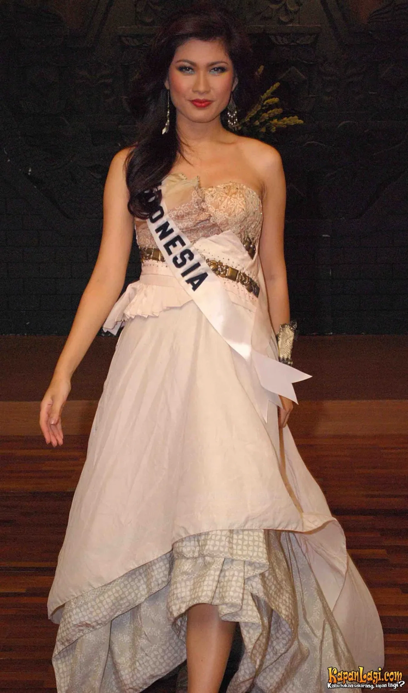 Jika Anda tidak melihat foto Ayu Diandra Sari, kemungkinan karena foto dengan nomor tersebut tidak tersedia di Kapanlagi.com™