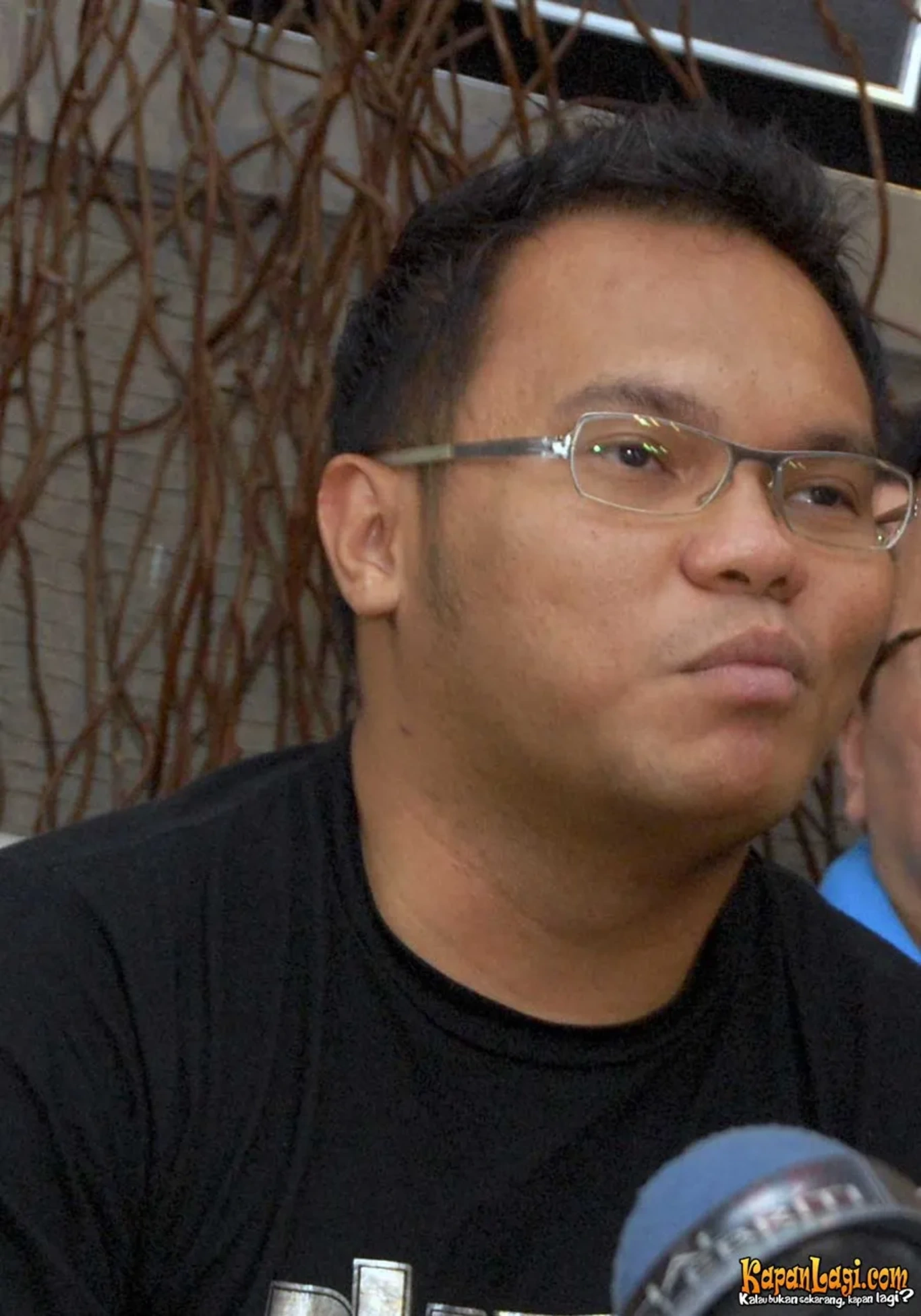 Jika Anda tidak melihat foto Badai Kerispatih, kemungkinan karena foto dengan nomor tersebut tidak tersedia di Kapanlagi.com™
