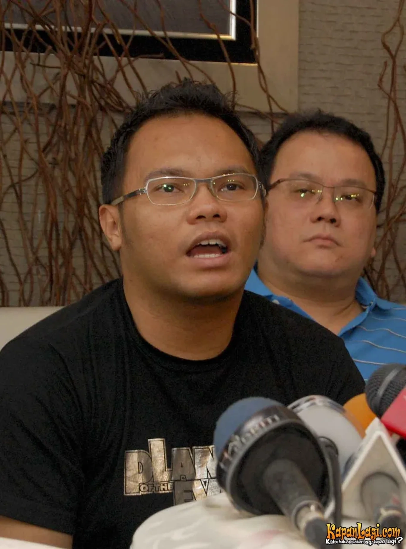 Jika Anda tidak melihat foto Badai Kerispatih, kemungkinan karena foto dengan nomor tersebut tidak tersedia di Kapanlagi.com™