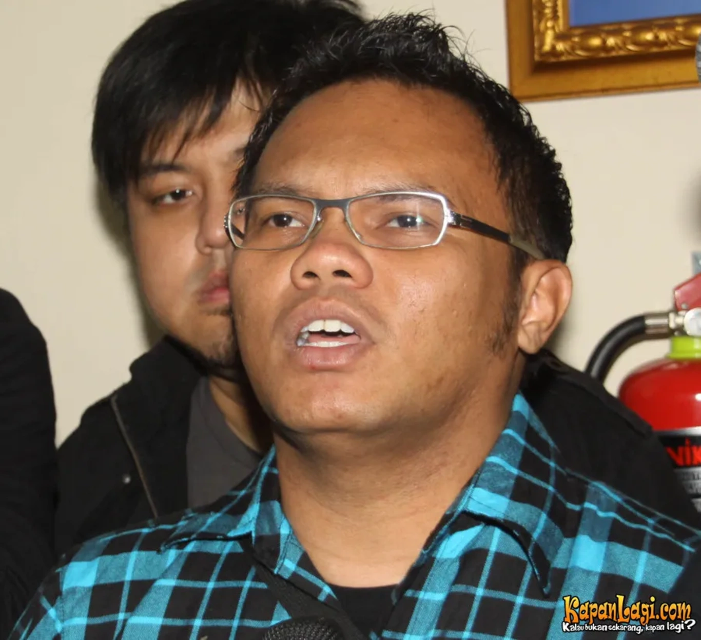 Jika Anda tidak melihat foto Badai Kerispatih, kemungkinan karena foto dengan nomor tersebut tidak tersedia di Kapanlagi.com™