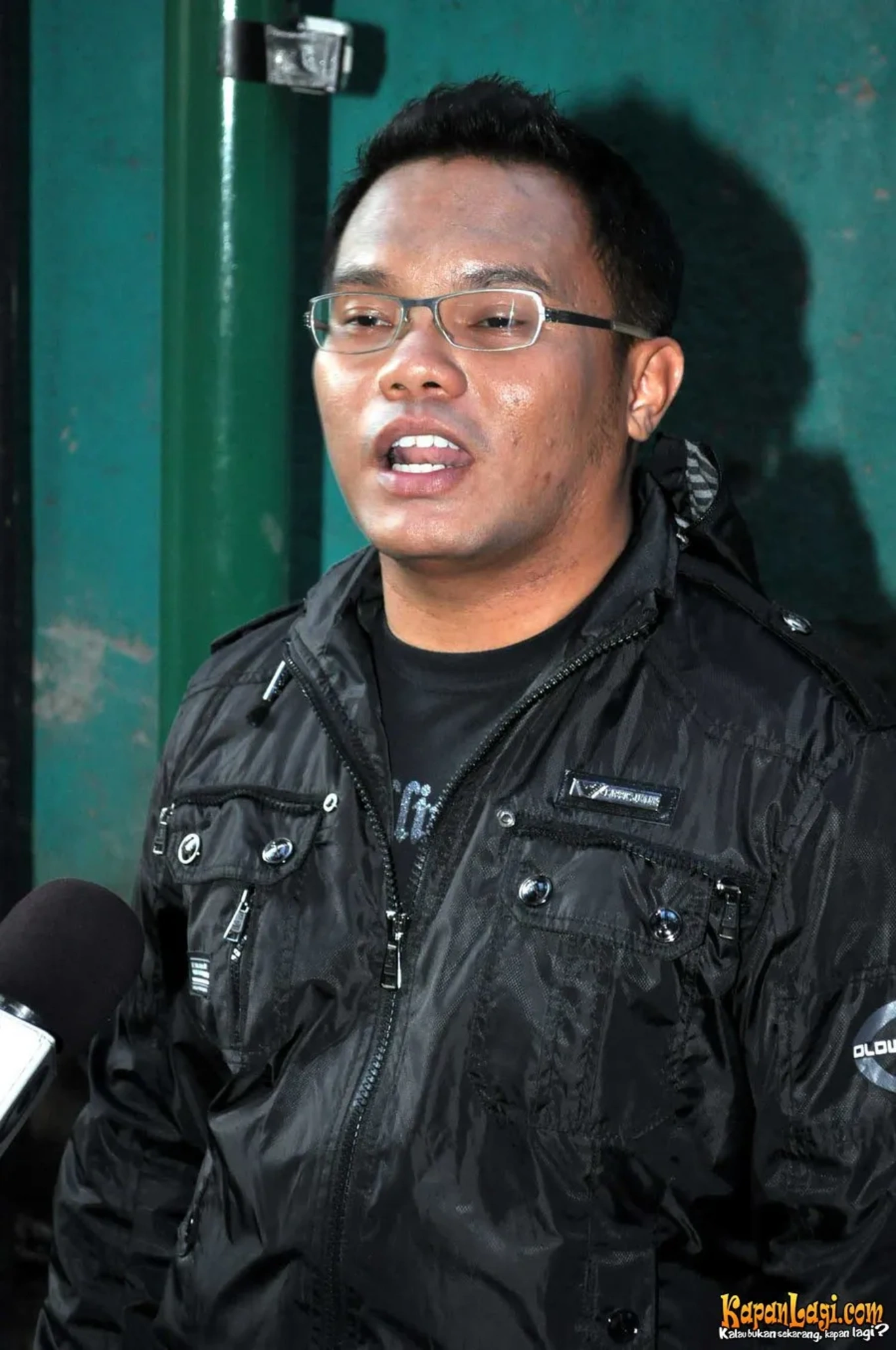 Jika Anda tidak melihat foto Badai Kerispatih, kemungkinan karena foto dengan nomor tersebut tidak tersedia di Kapanlagi.com™