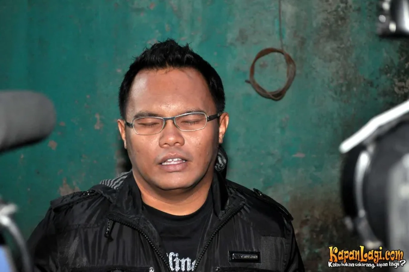 Jika Anda tidak melihat foto Badai Kerispatih, kemungkinan karena foto dengan nomor tersebut tidak tersedia di Kapanlagi.com™