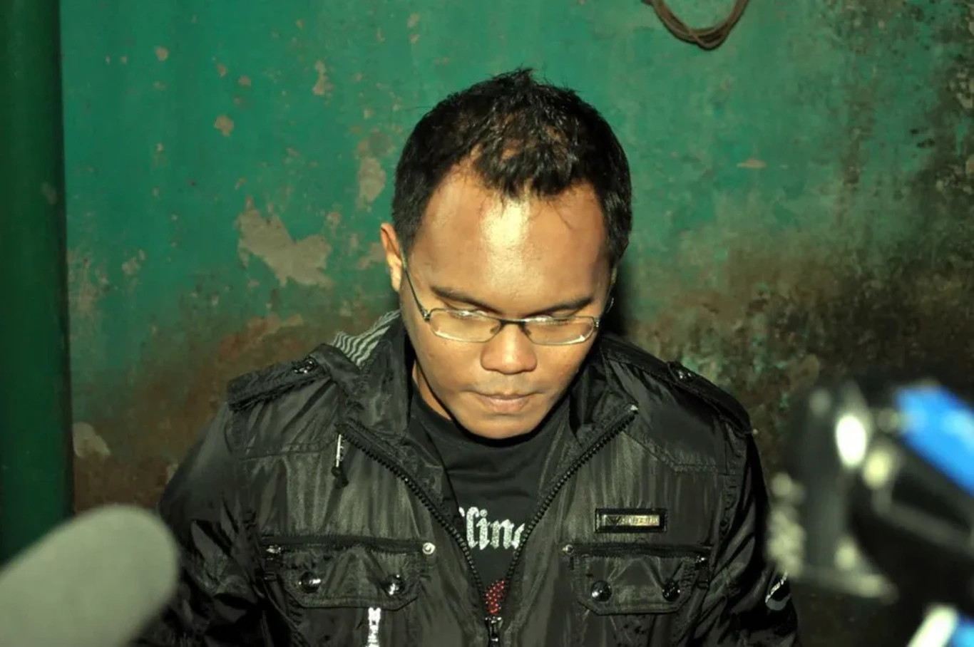 Jika Anda tidak melihat foto Badai Kerispatih, kemungkinan karena foto dengan nomor tersebut tidak tersedia di Kapanlagi.com™