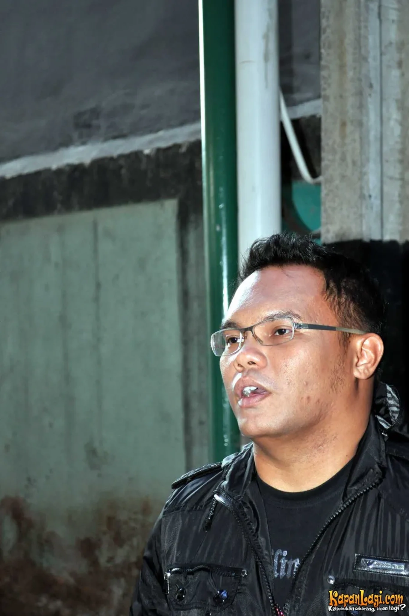 Jika Anda tidak melihat foto Badai Kerispatih, kemungkinan karena foto dengan nomor tersebut tidak tersedia di Kapanlagi.com™