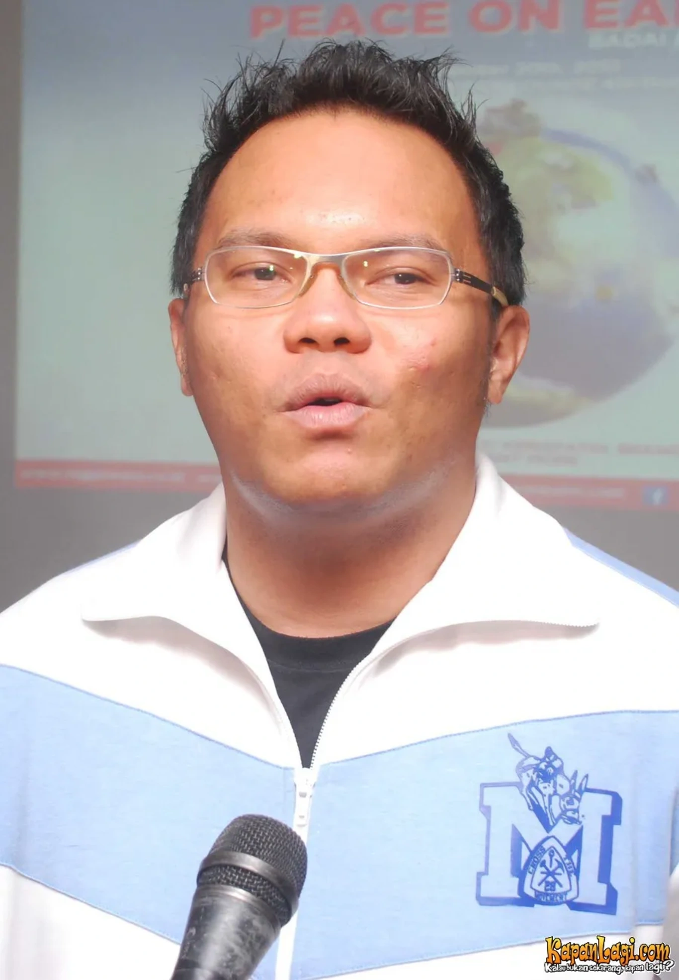 Jika Anda tidak melihat foto Badai Kerispatih, kemungkinan karena foto dengan nomor tersebut tidak tersedia di Kapanlagi.com™