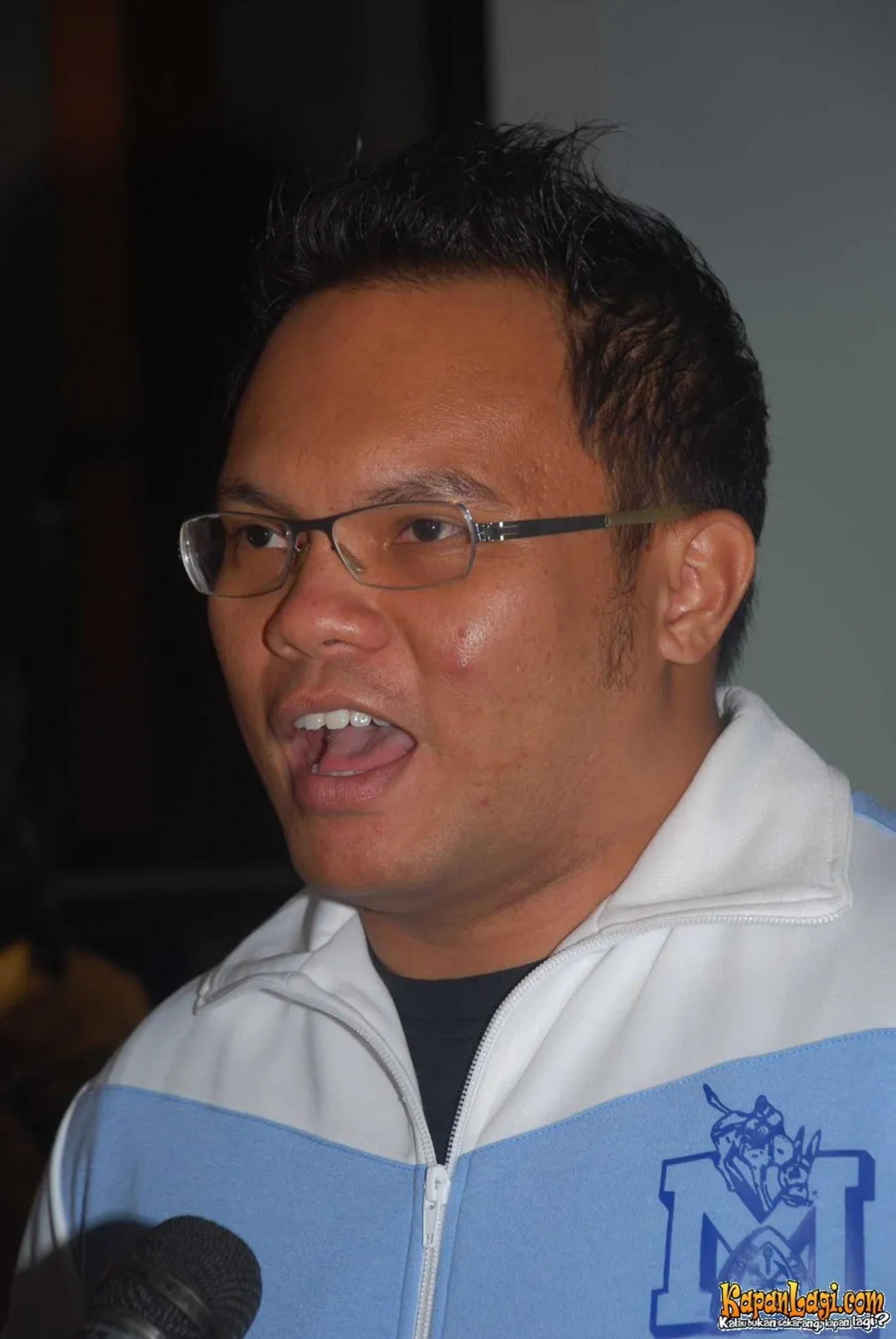Jika Anda tidak melihat foto Badai Kerispatih, kemungkinan karena foto dengan nomor tersebut tidak tersedia di Kapanlagi.com™