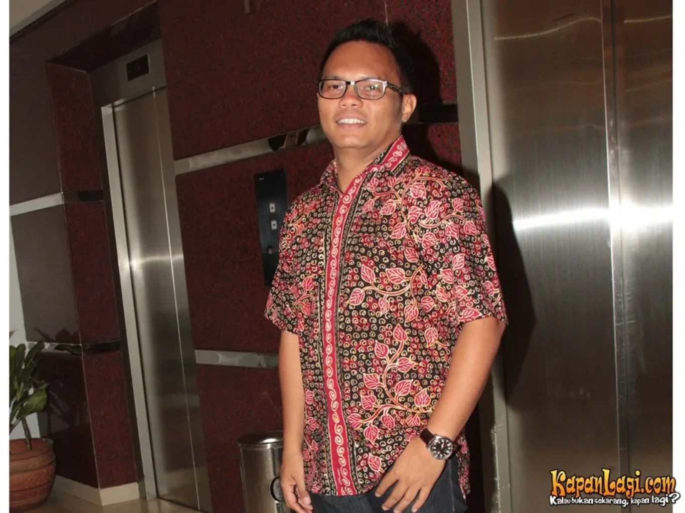 Jika Anda tidak melihat foto Badai Kerispatih, kemungkinan karena foto dengan nomor tersebut tidak tersedia di Kapanlagi.com™