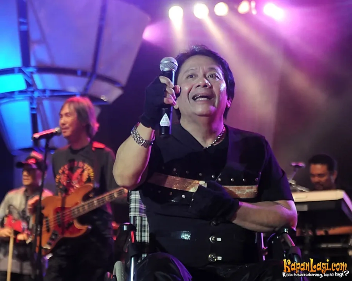 Jika Anda tidak melihat foto Benny Panjaitan, kemungkinan karena foto dengan nomor tersebut tidak tersedia di Kapanlagi.com™