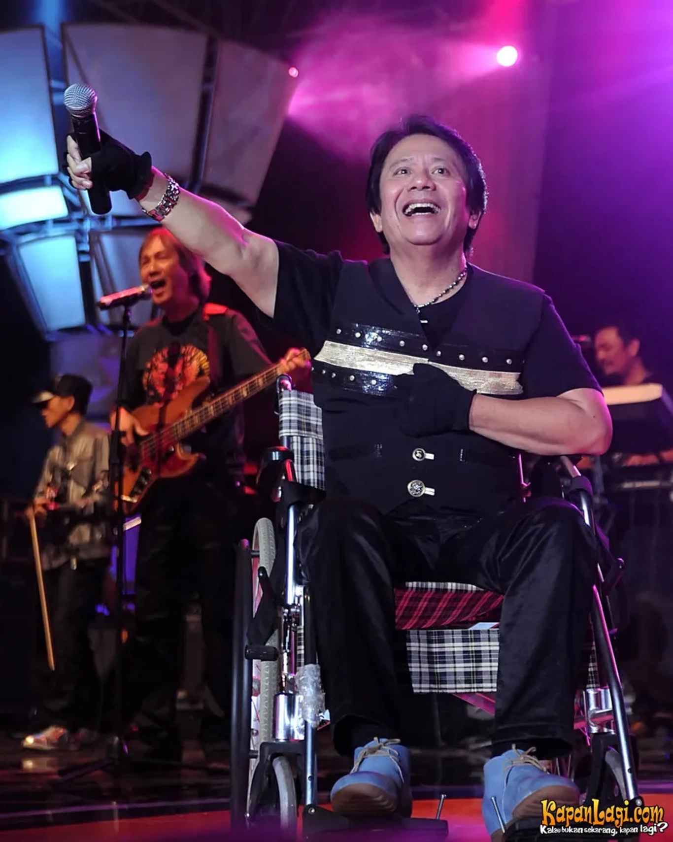 Jika Anda tidak melihat foto Benny Panjaitan, kemungkinan karena foto dengan nomor tersebut tidak tersedia di Kapanlagi.com™