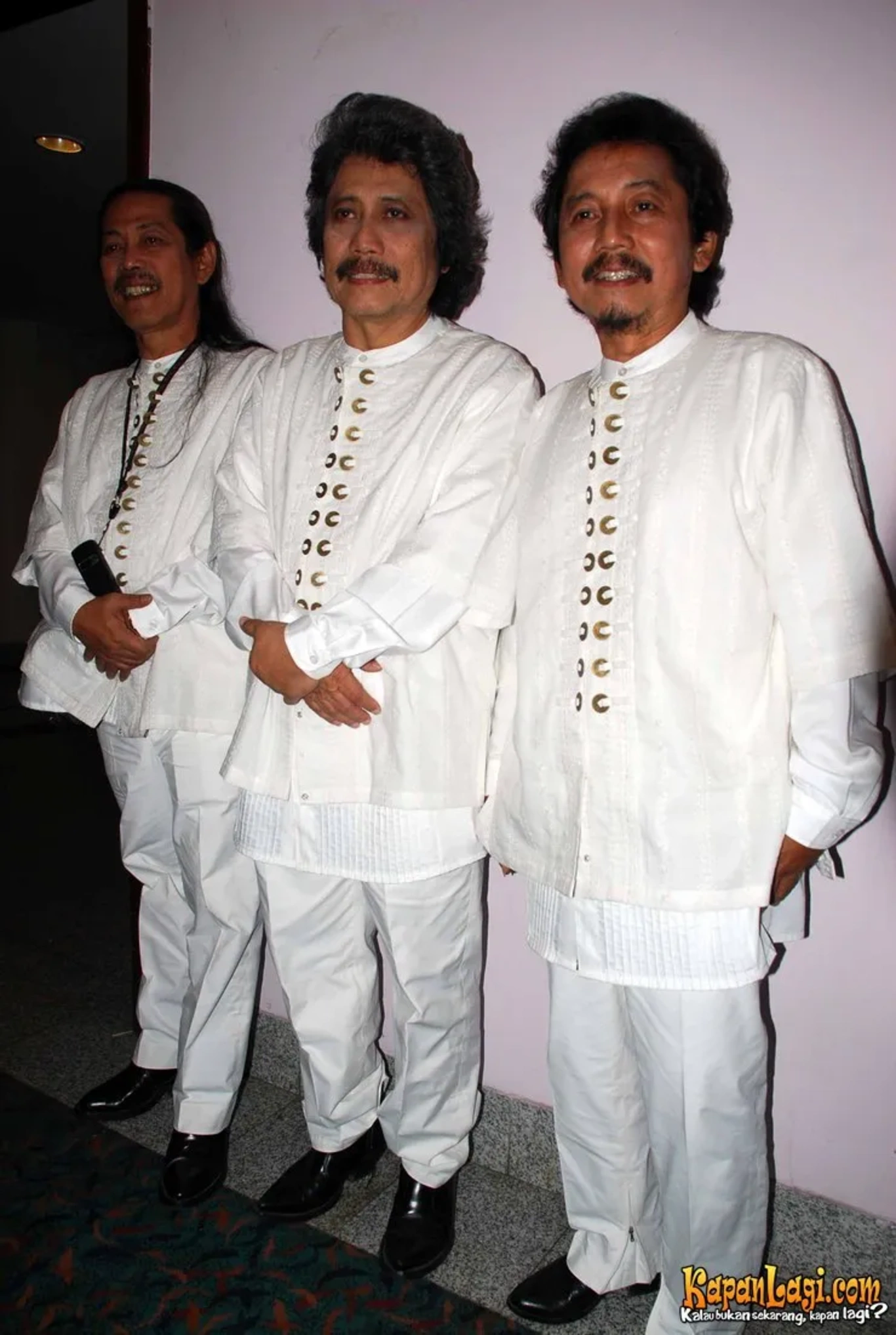 Jika Anda tidak melihat foto Bimbo, kemungkinan karena foto dengan nomor tersebut tidak tersedia di Kapanlagi.com™