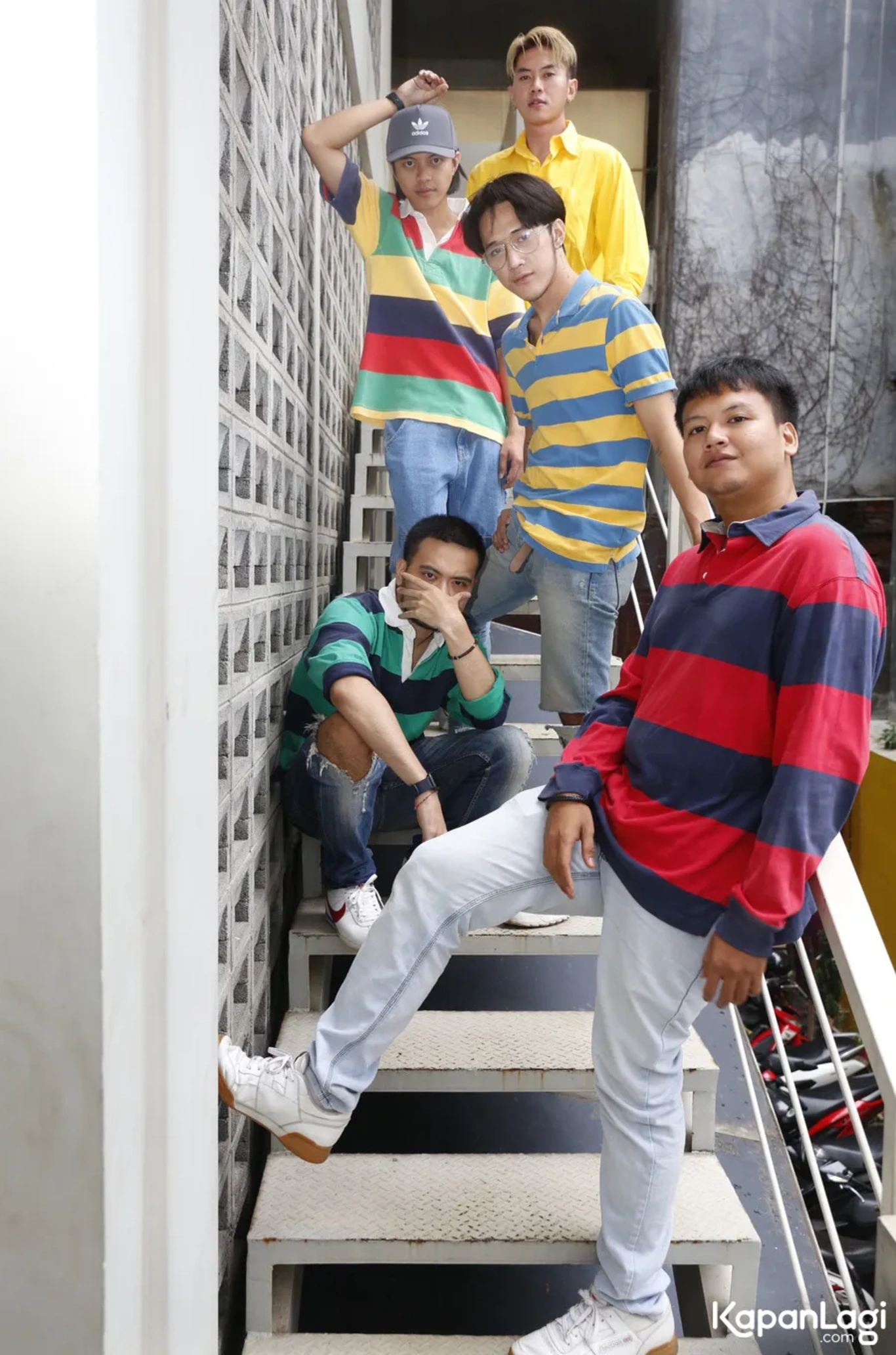 Jika Anda tidak melihat foto Bisma Smash, kemungkinan karena foto dengan nomor tersebut tidak tersedia di Kapanlagi.com™