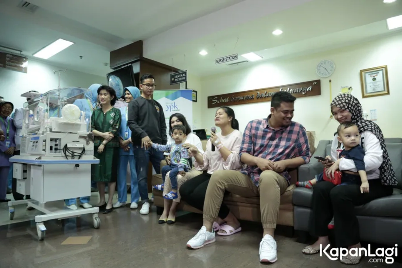 Jika Anda tidak melihat foto Bobby Nasution, kemungkinan karena foto dengan nomor tersebut tidak tersedia di Kapanlagi.com™