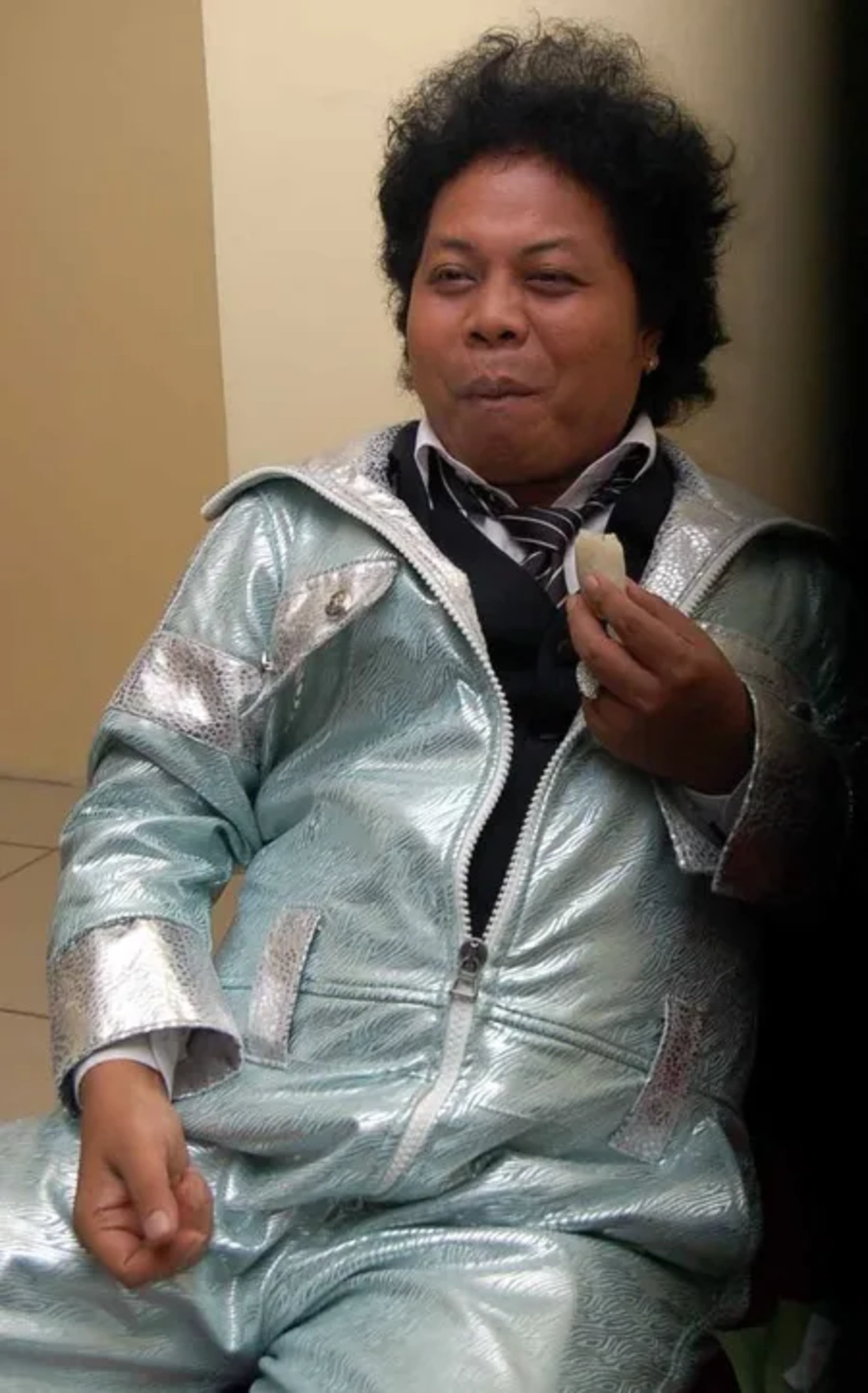 Jika Anda tidak melihat foto Budi Anduk, kemungkinan karena foto dengan nomor tersebut tidak tersedia di Kapanlagi.com™