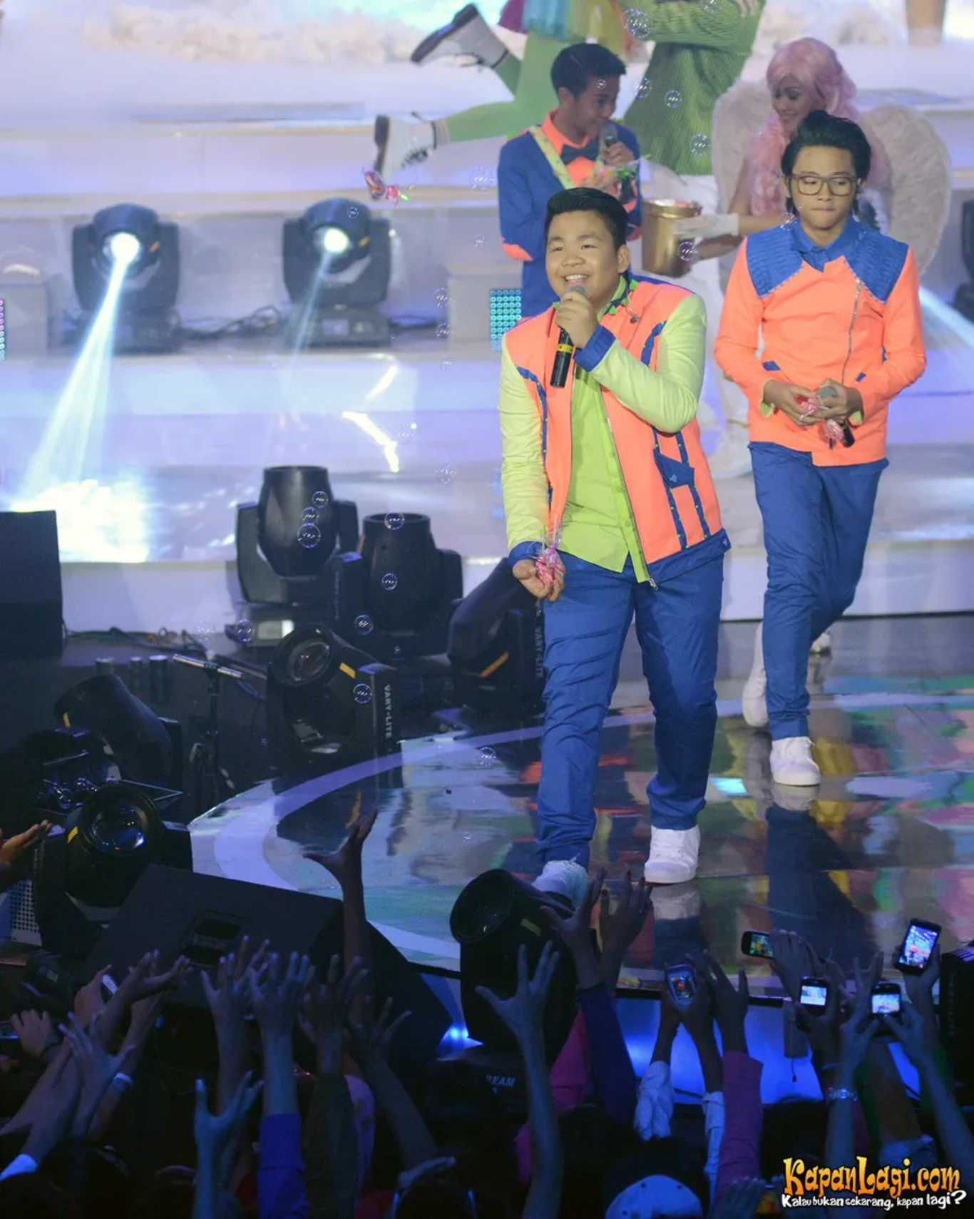 Jika Anda tidak melihat foto CJR, kemungkinan karena foto dengan nomor tersebut tidak tersedia di Kapanlagi.com™