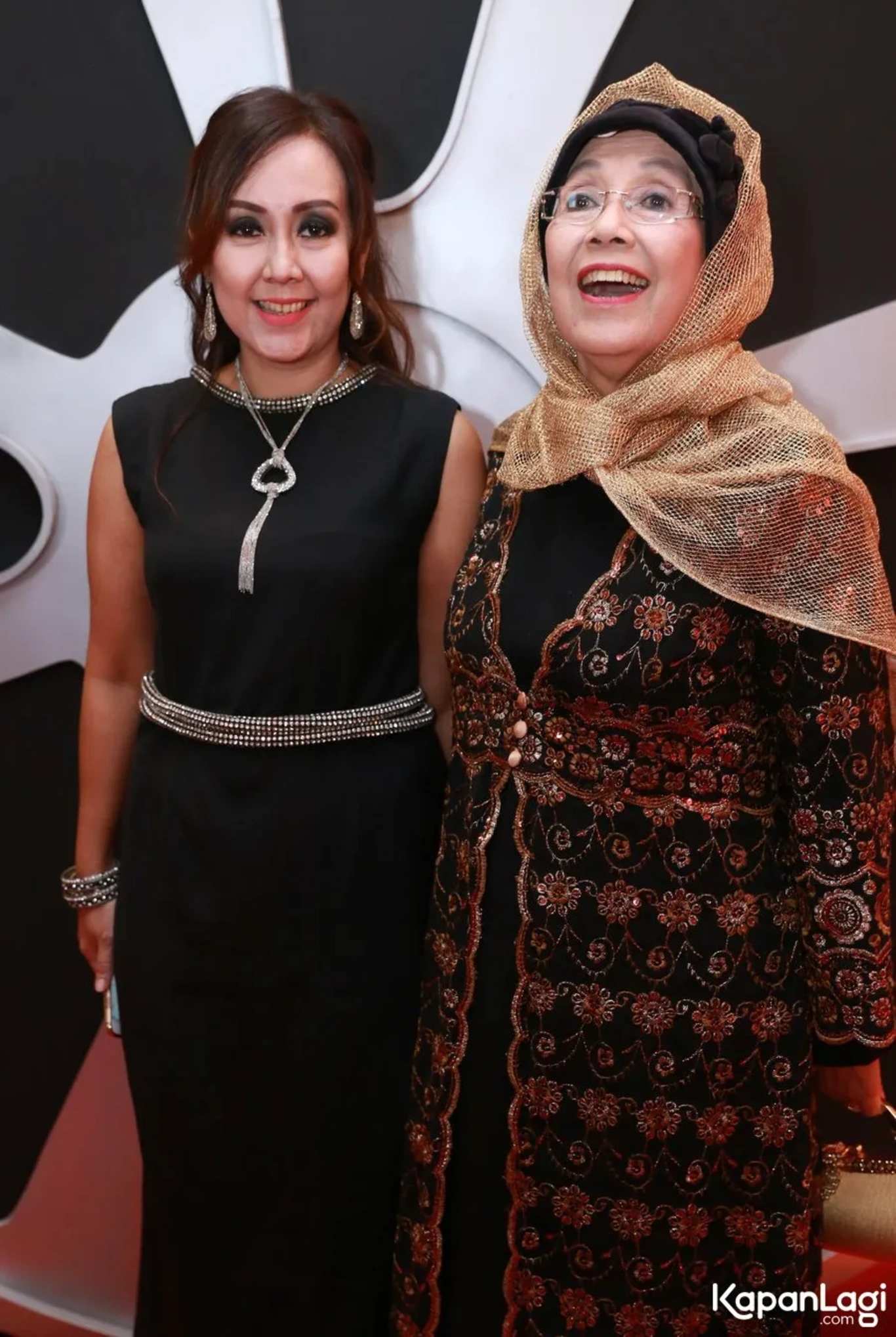 Jika Anda tidak melihat foto Cahya Kamila, kemungkinan karena foto dengan nomor tersebut tidak tersedia di Kapanlagi.com™