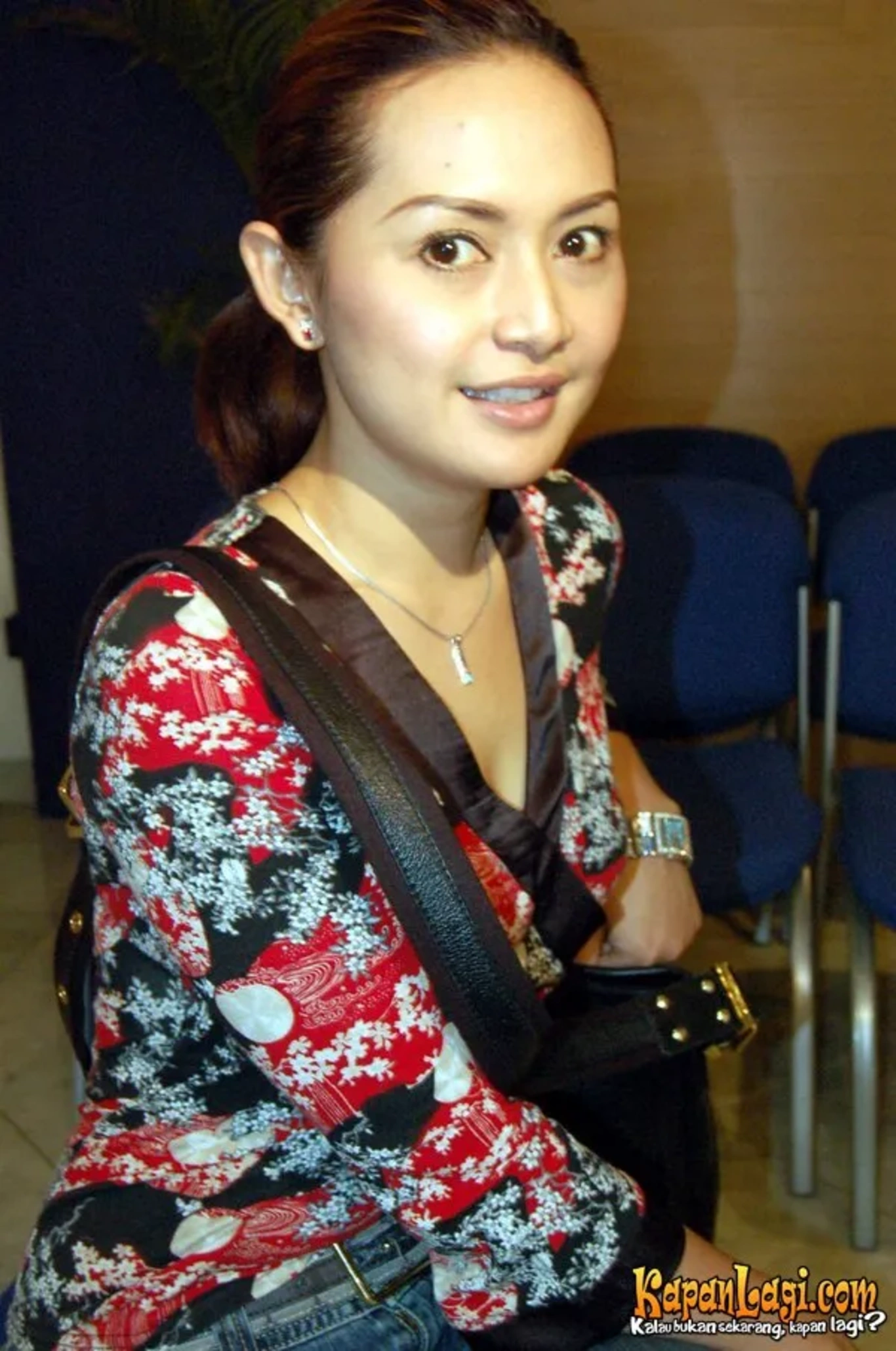 Jika Anda tidak melihat foto Edies Adelia, kemungkinan karena foto dengan nomor tersebut tidak tersedia di Kapanlagi.com™